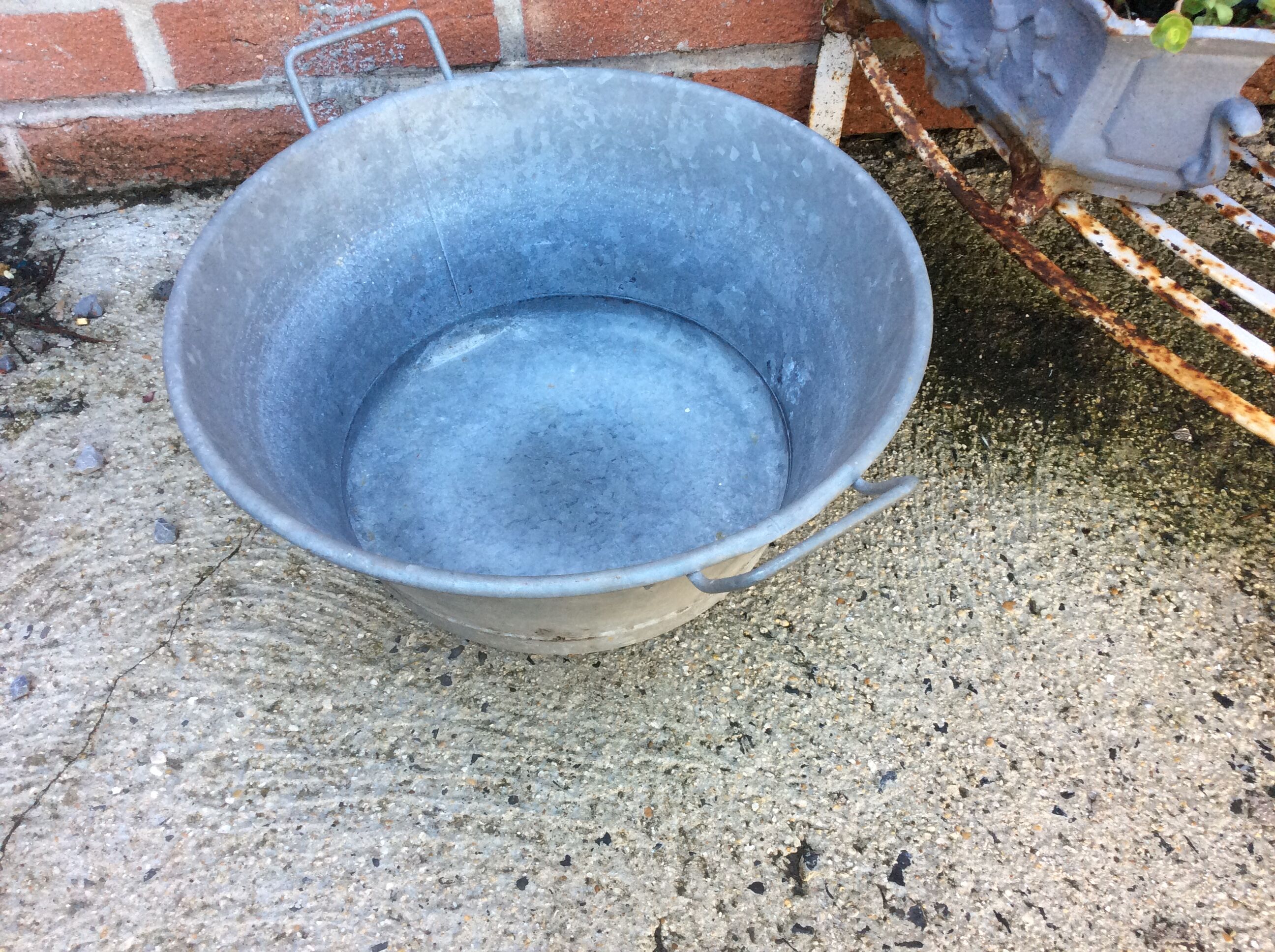 Zinc basin
