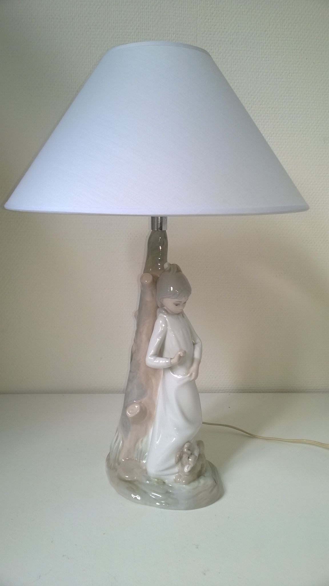 Vintage porcelain lamp Zaphir (Lladro) Spain by sculptor Jose Puche 1978