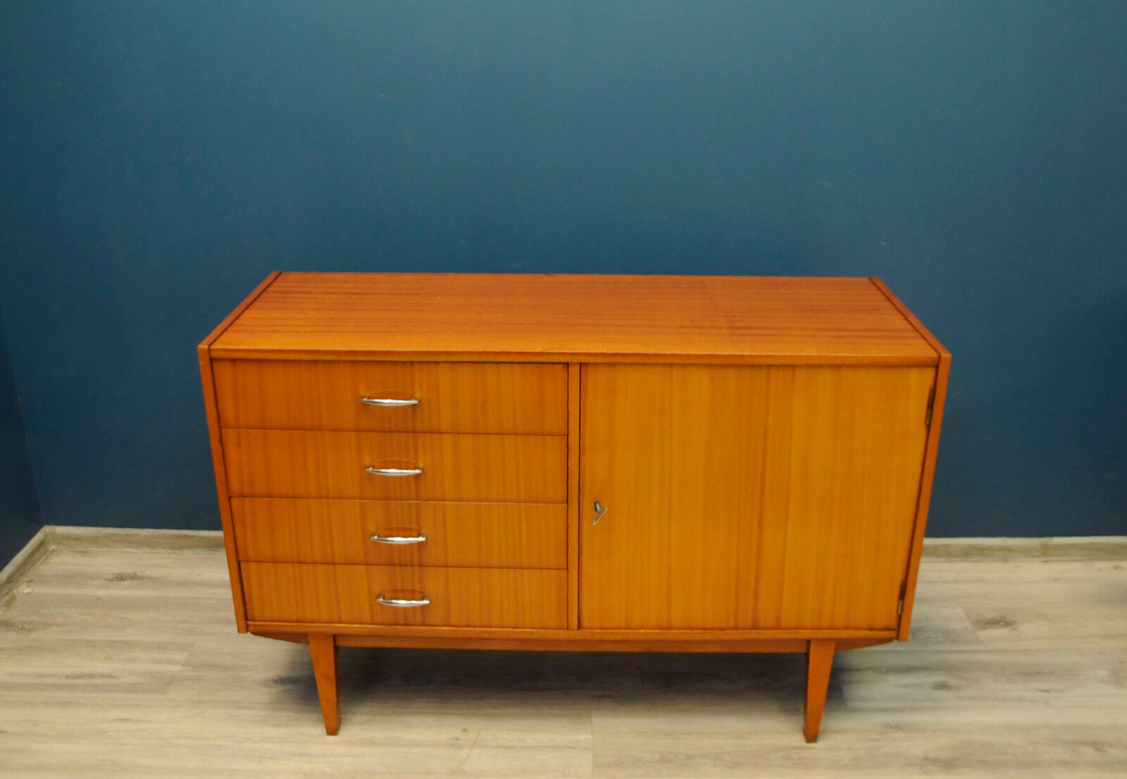 Commode Violetta République Populaire de Pologne PRL