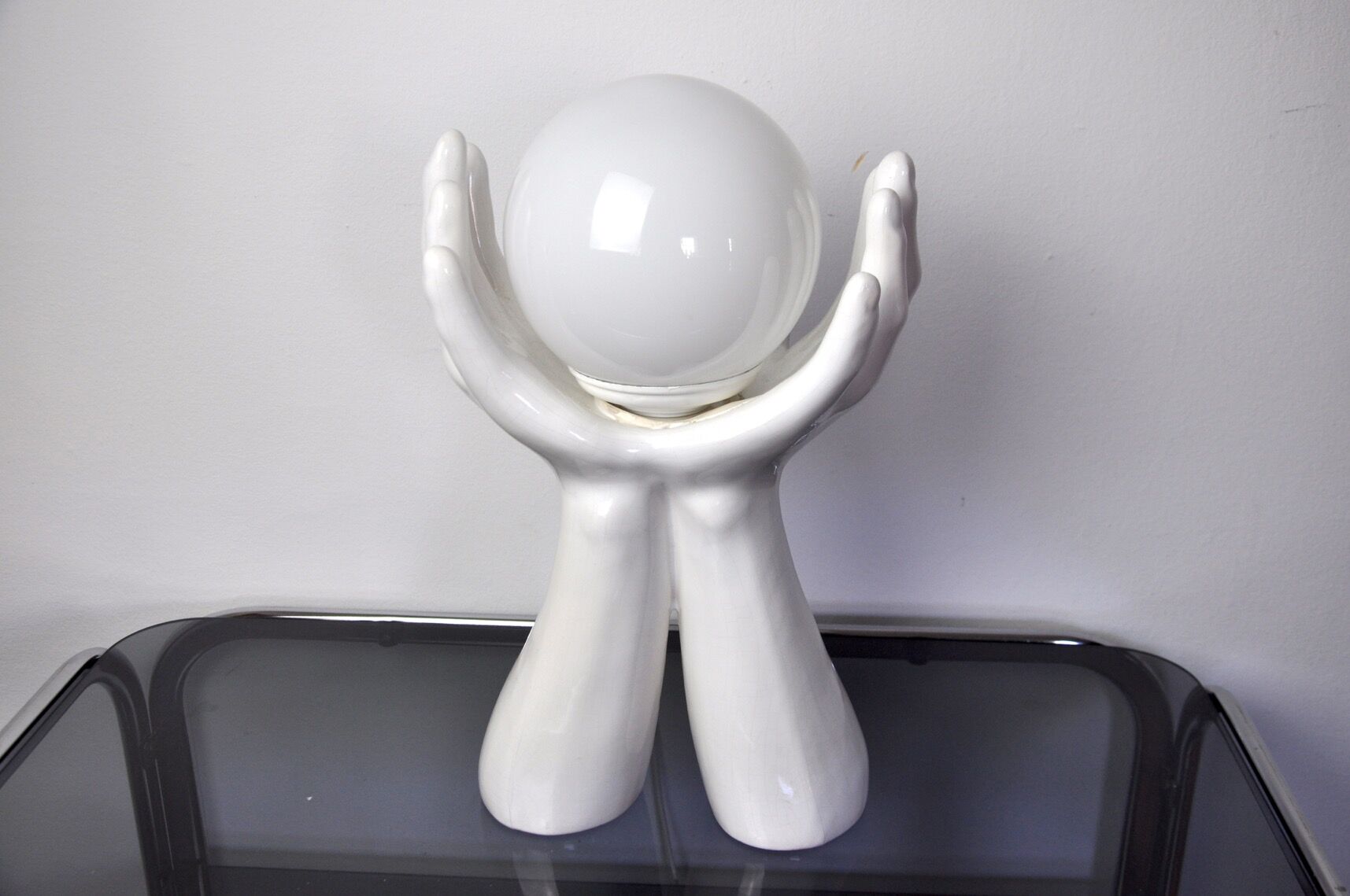 White ceramic "Hands" lamp France 1980