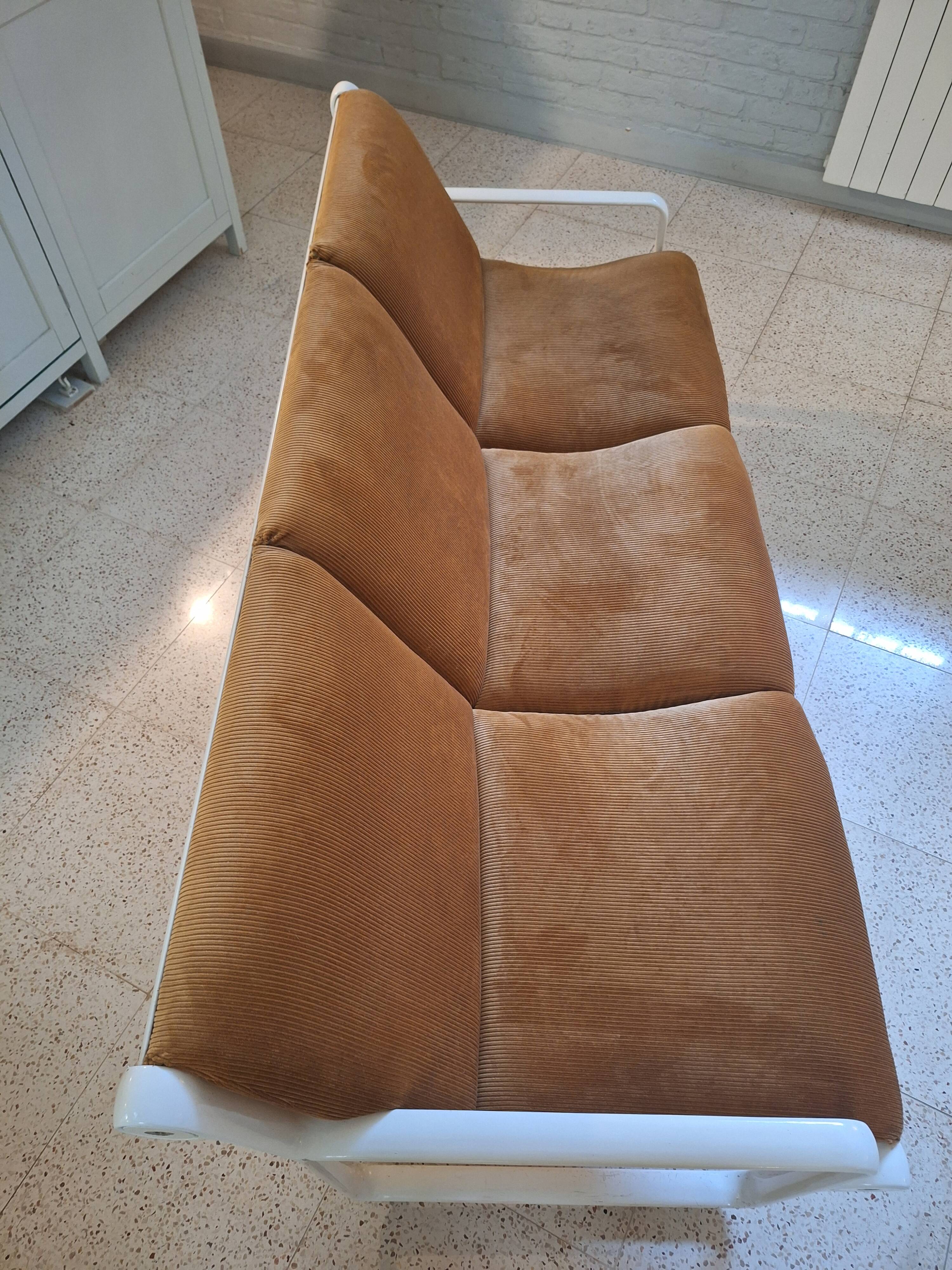 3 seater sofa by Bruce Hannah and Andrew Morrison for Knoll, 1970s.