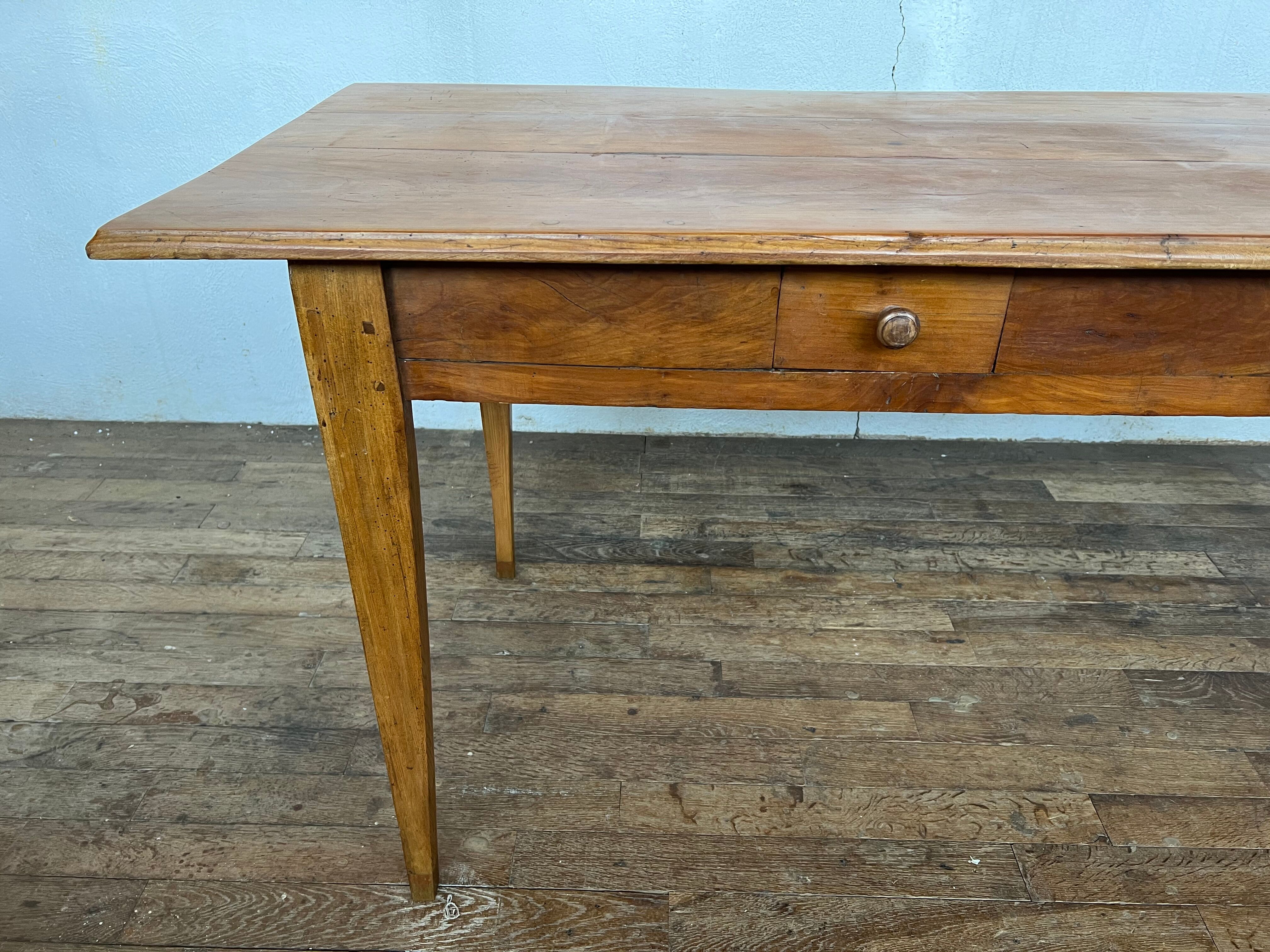 Old farmhouse table early XXth legs spindles solid wood