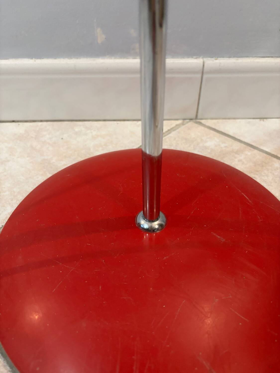 Vrieland vintage two-lamp floor lamp from the 1980s.