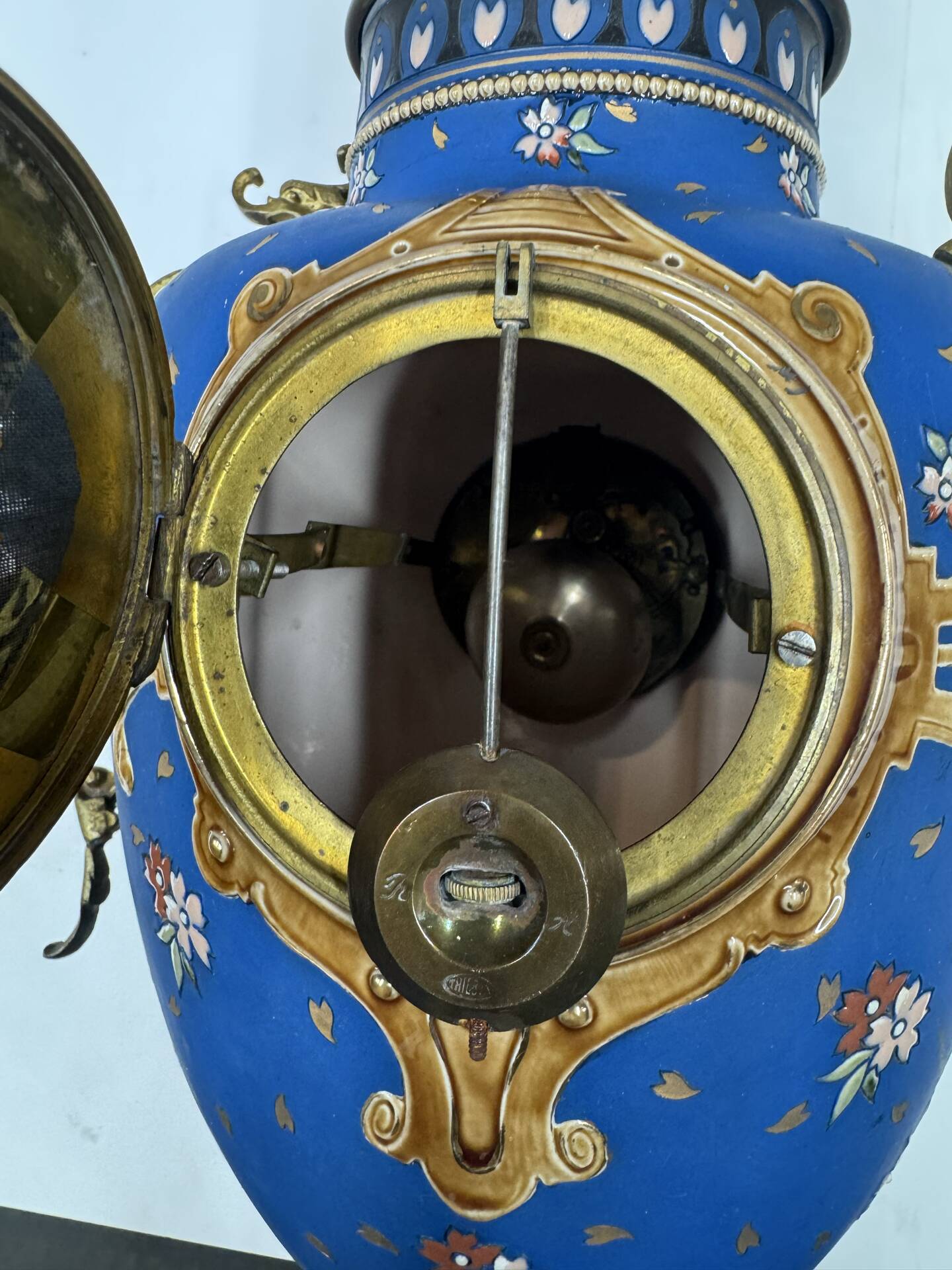 Garniture de cheminée Napoléon III en faïence Villeroy & Boch Mettlach