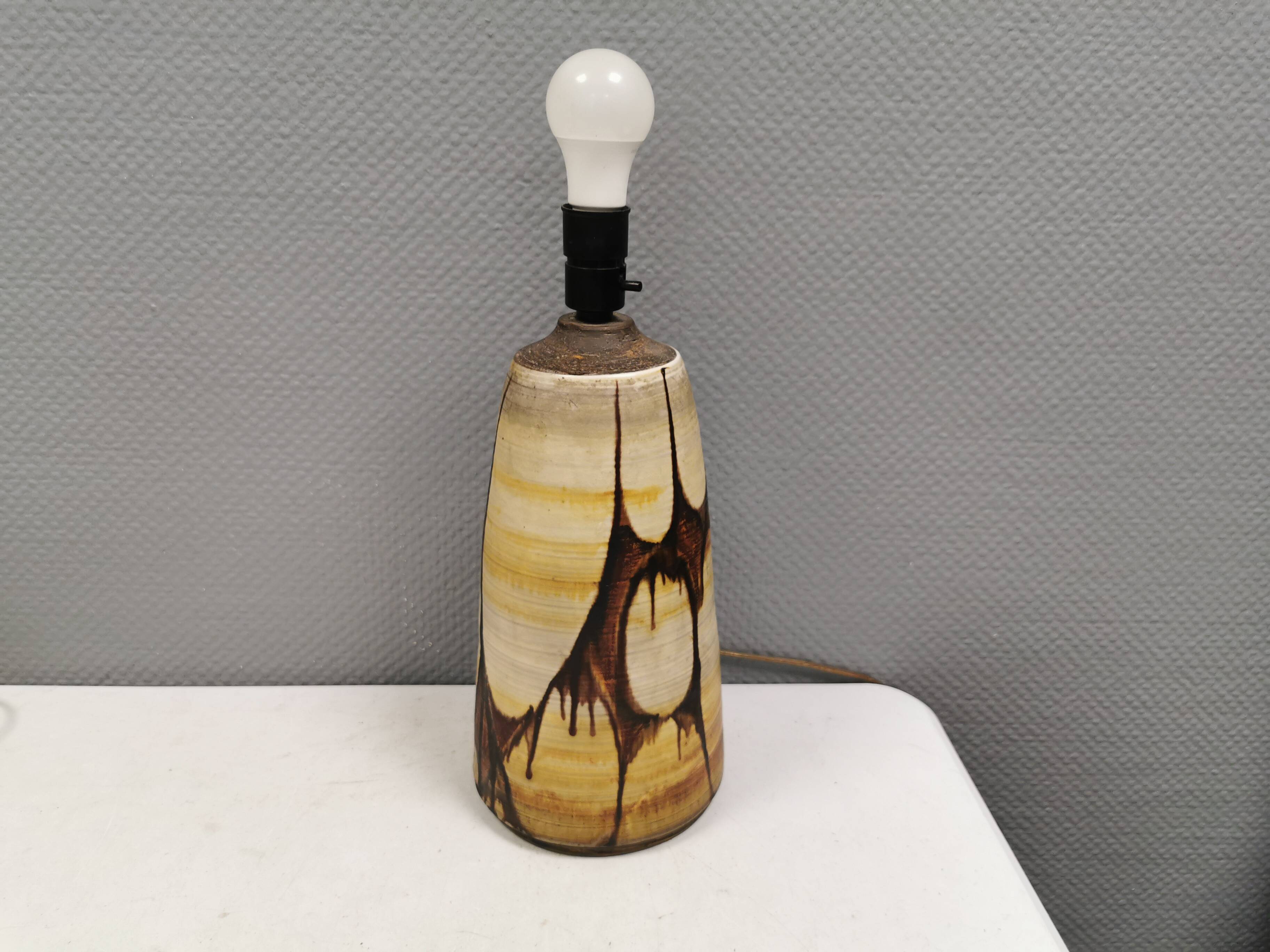 Grande lampe de table en céramique des années 1970 par Inge Lise Eder, Danemark.