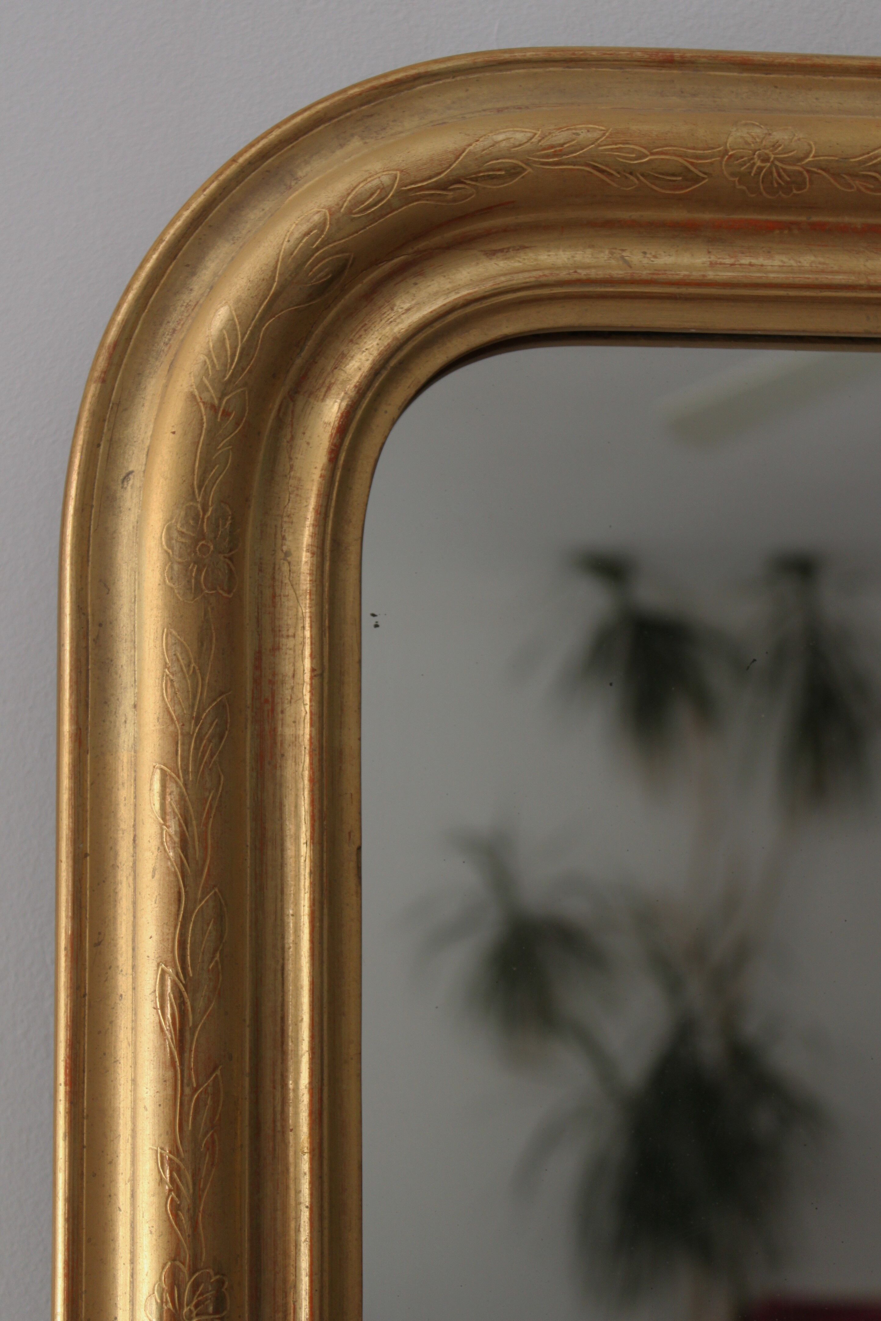 Louis Philippe mirror gilded with gold leaf - 67x54cm