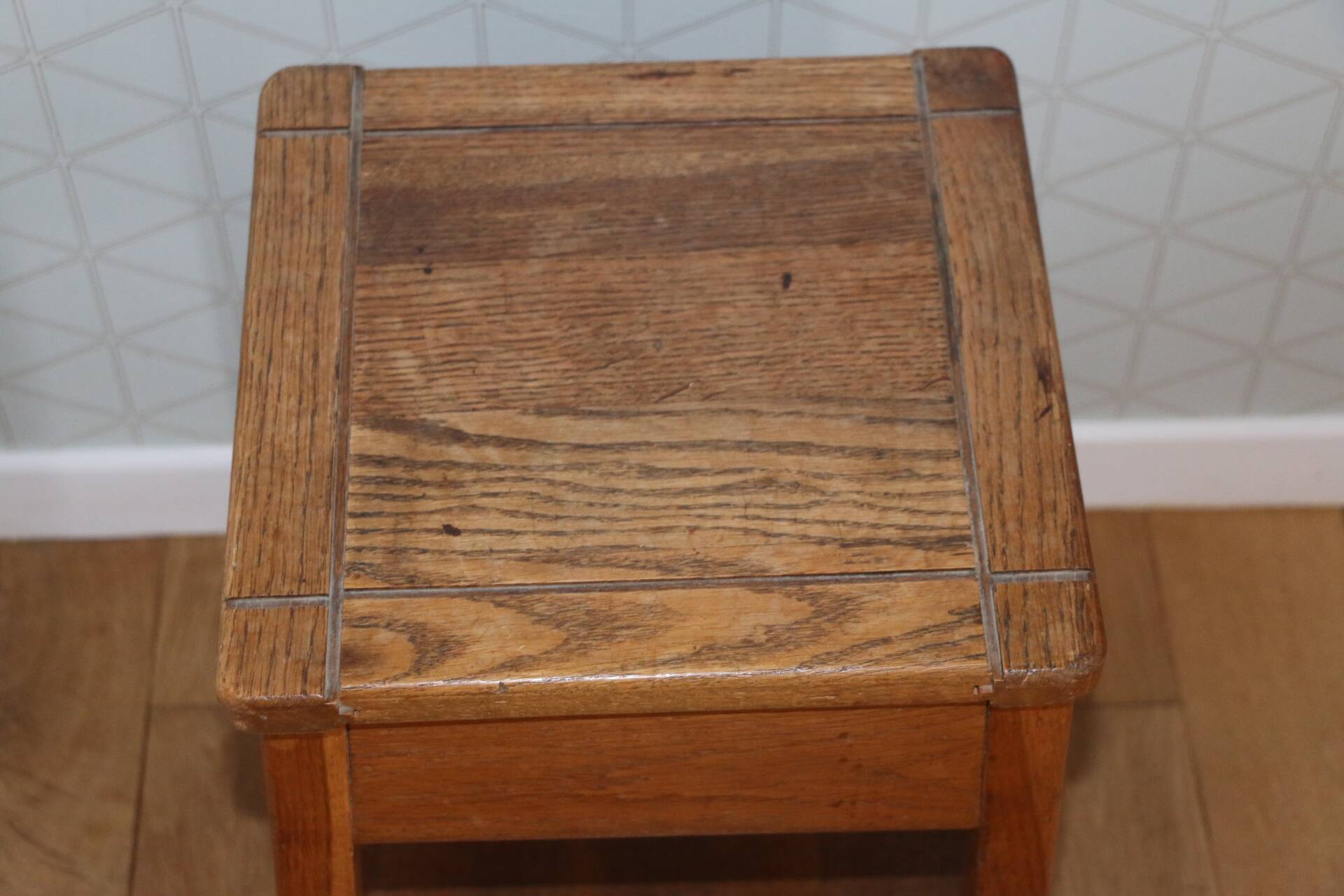 Tabouret/chevet chêne reconstruction
