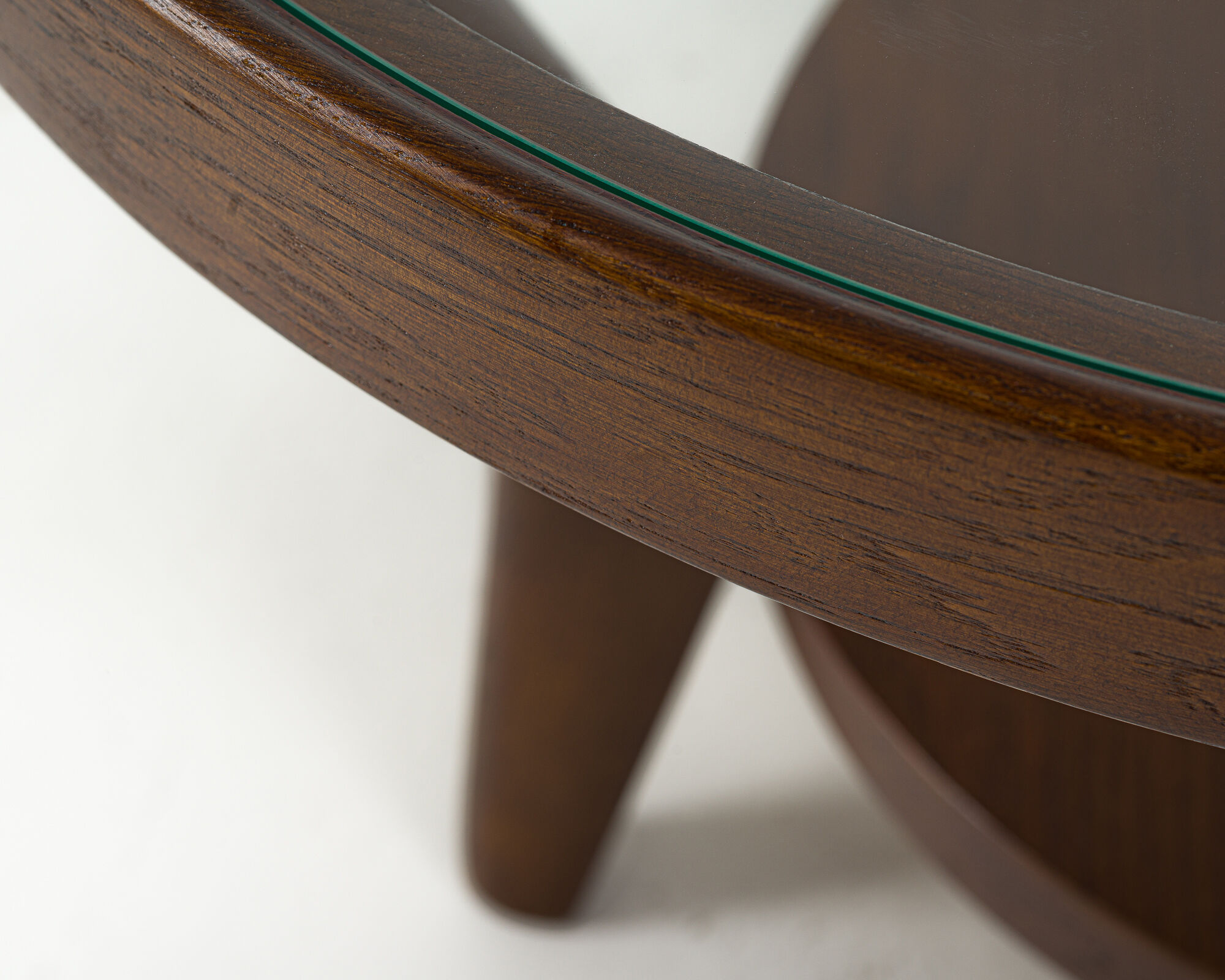 Table basse par K. Kozelka et A. Kropacek, des années 1940