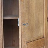 Rare primary school armoire in solid oak. 1920s/30s. Superb condition.