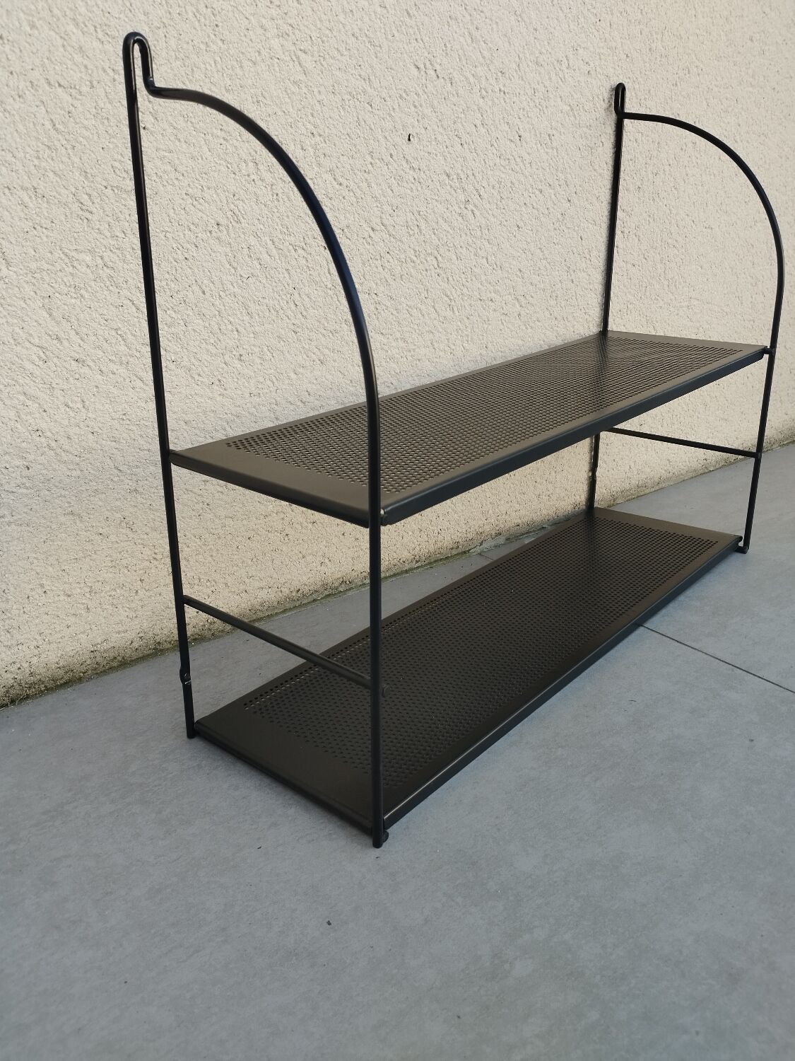 Old vintage string shelf