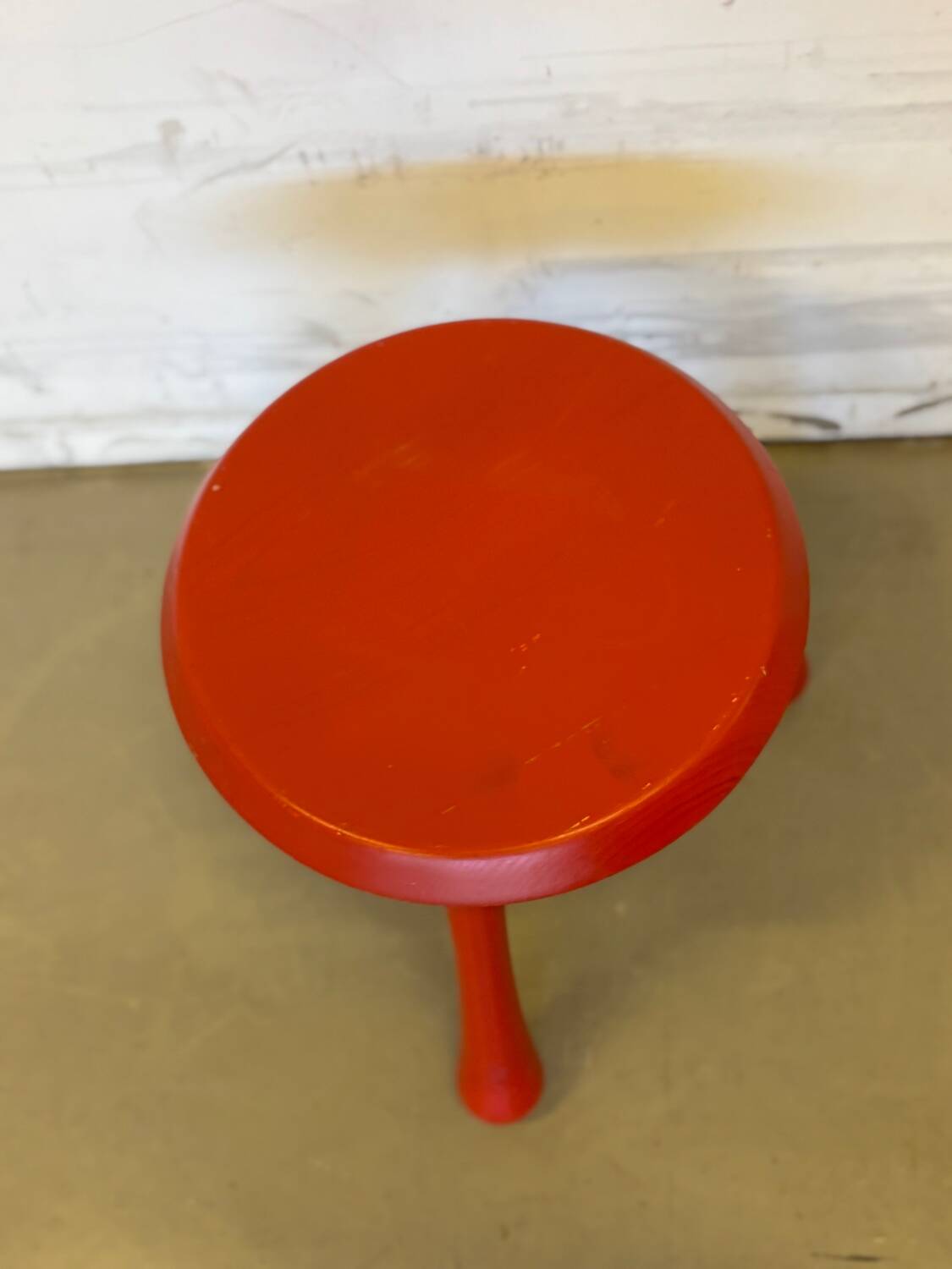 VIP Habitat stool by Ingcar Kampred