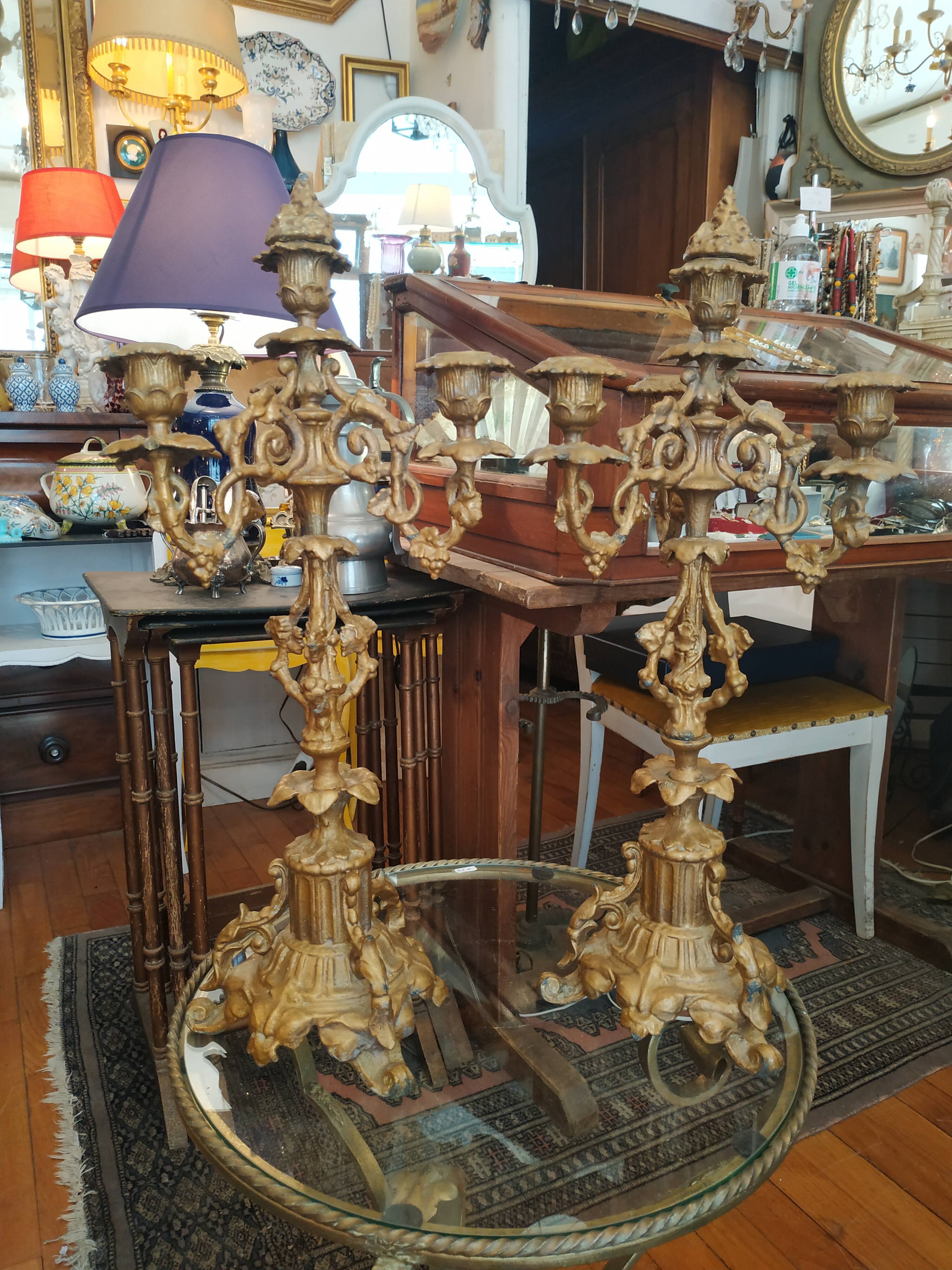 2 candlesticks in golden regulation