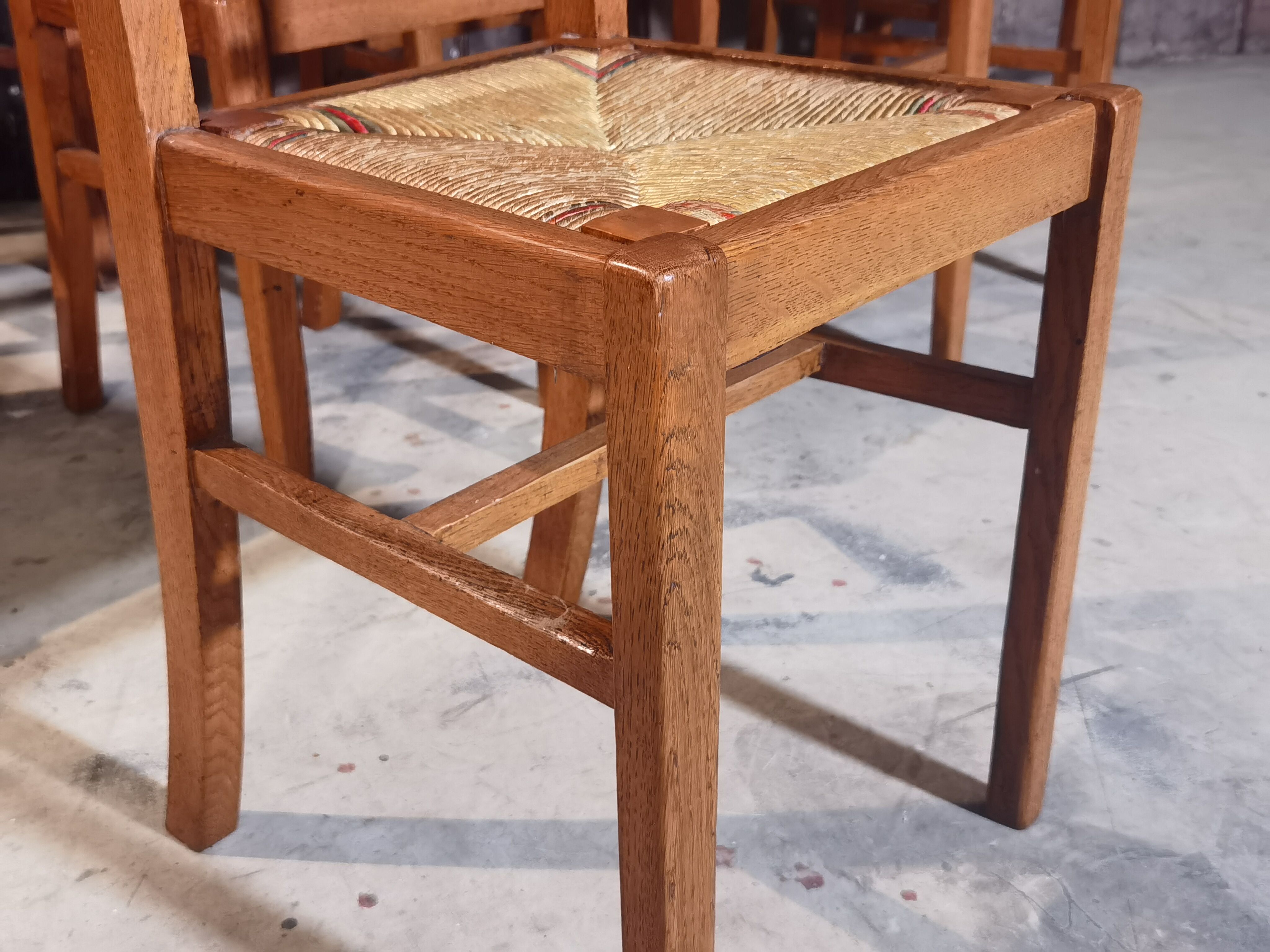 Lot de 8 chaises Reconstruction 1950 Chêne et paille