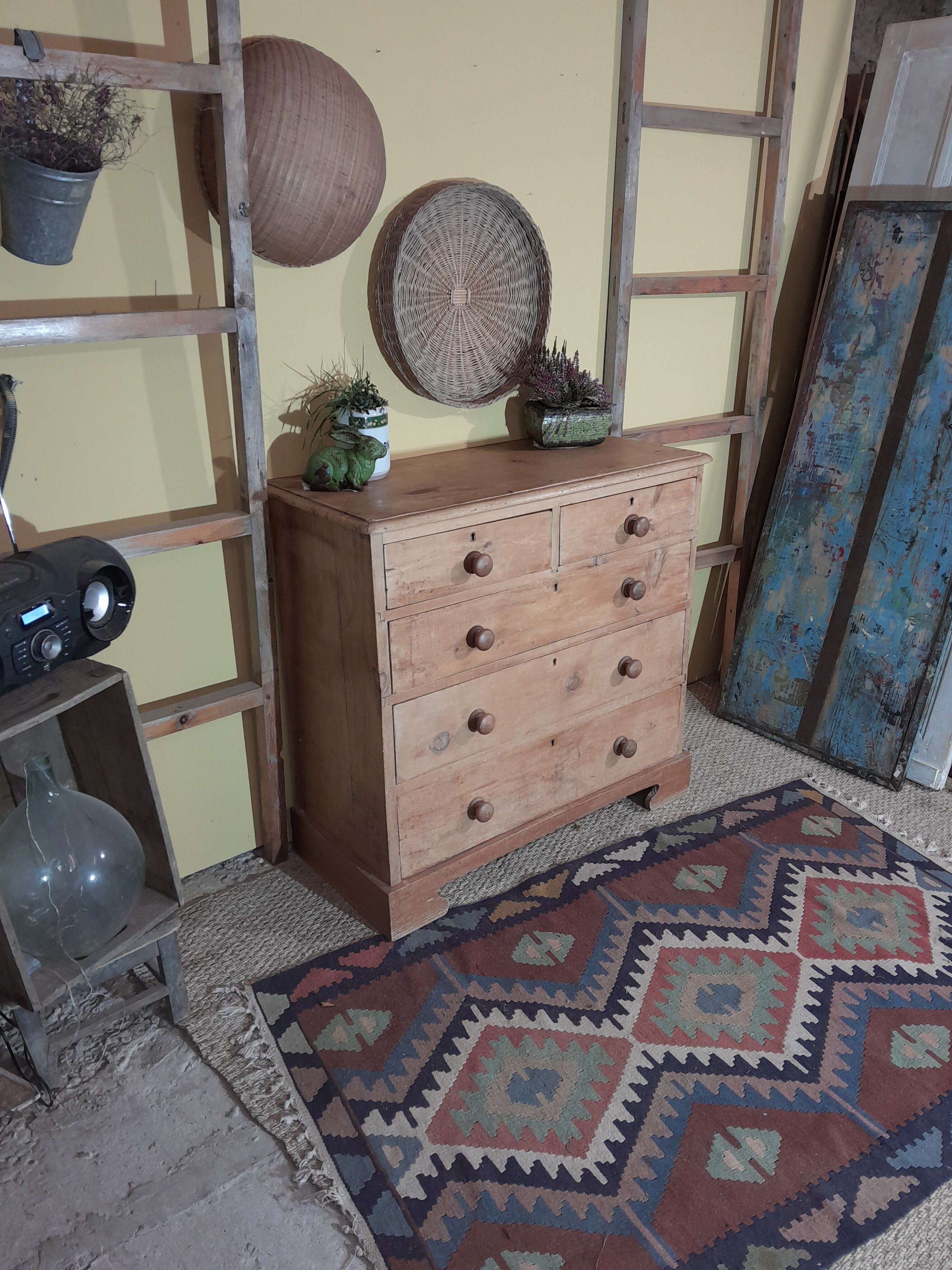 English chest of drawers