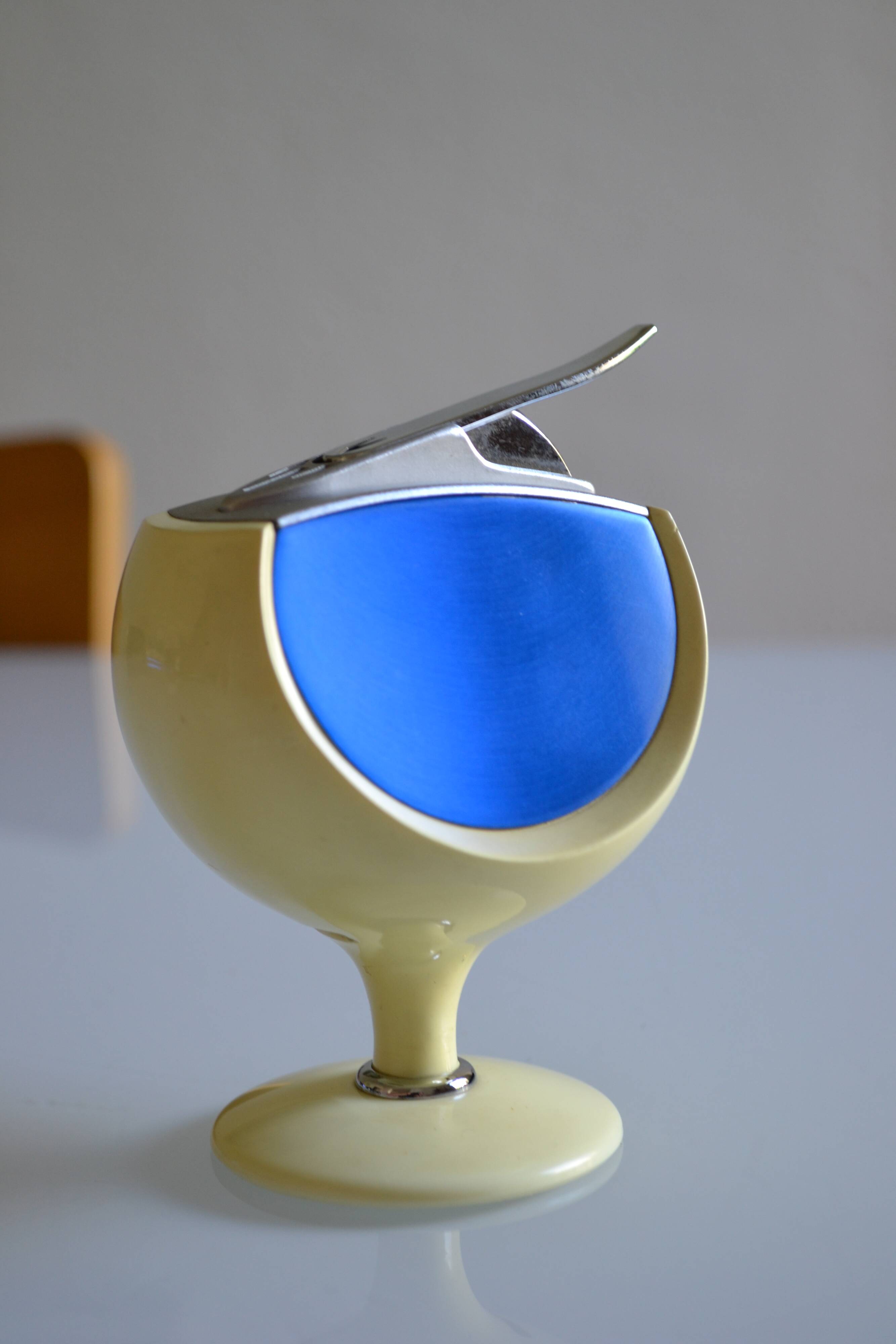 Maruman T26 Sharon table lighter Japan Space Age 1970 tulip base