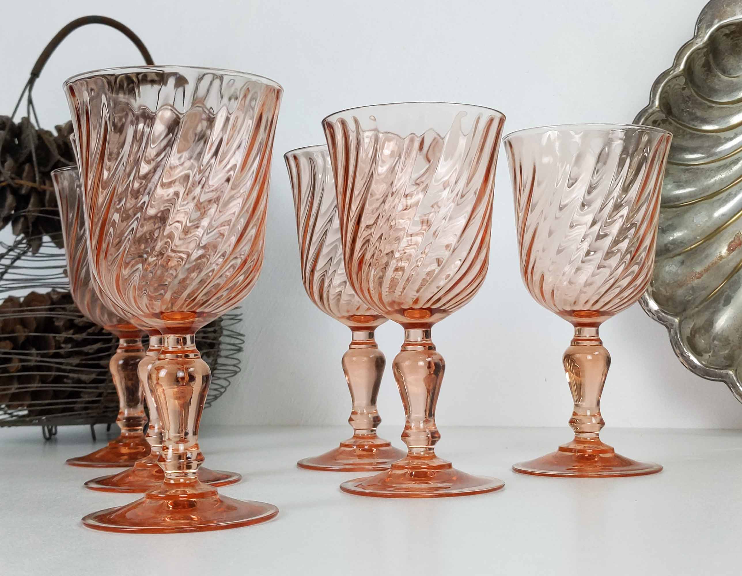 6 glasses a rose wine