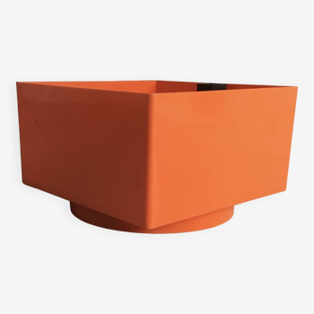 Grosfillex planter on wheels in orange plastic - vintage 1970