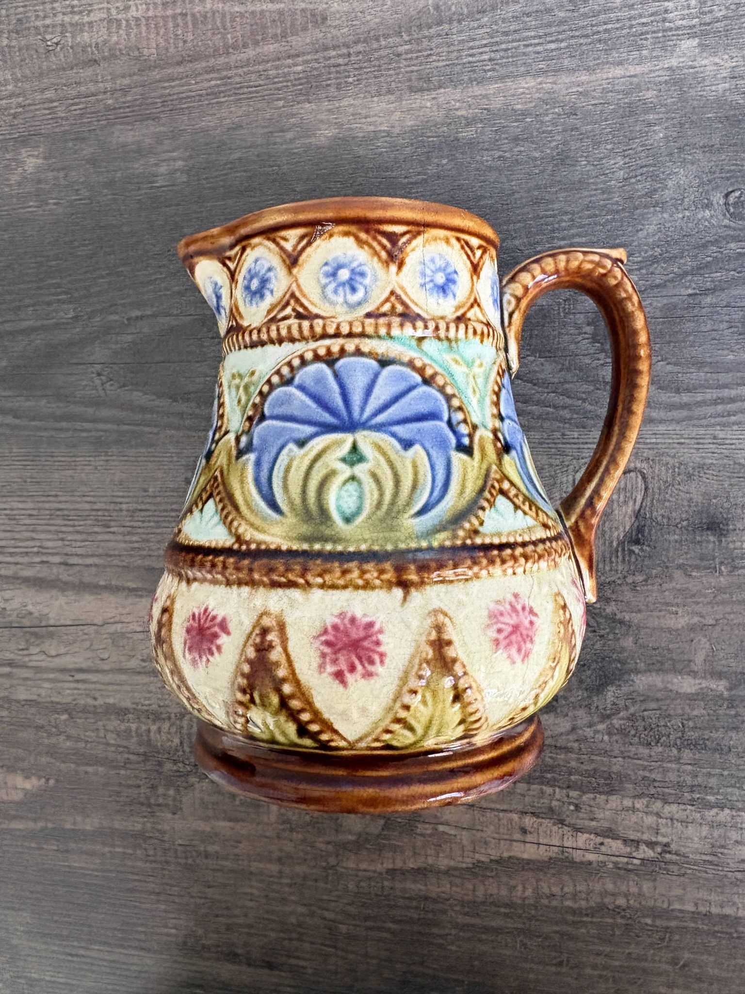 Ancien pichet barbotine Art Nouveau