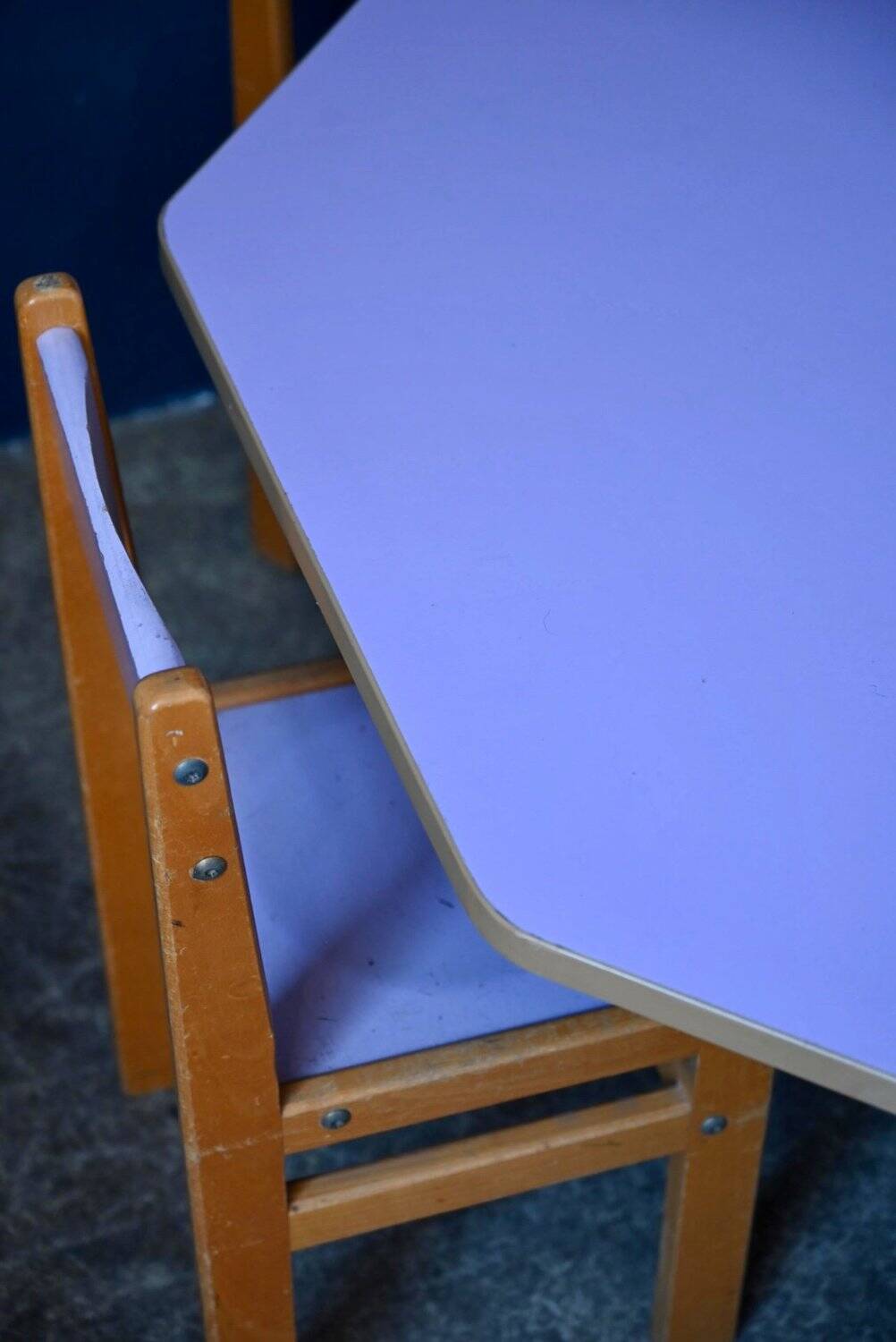 Vintage 1970s octagonal children's table in beech and lilac formica, with 5 chairs.
