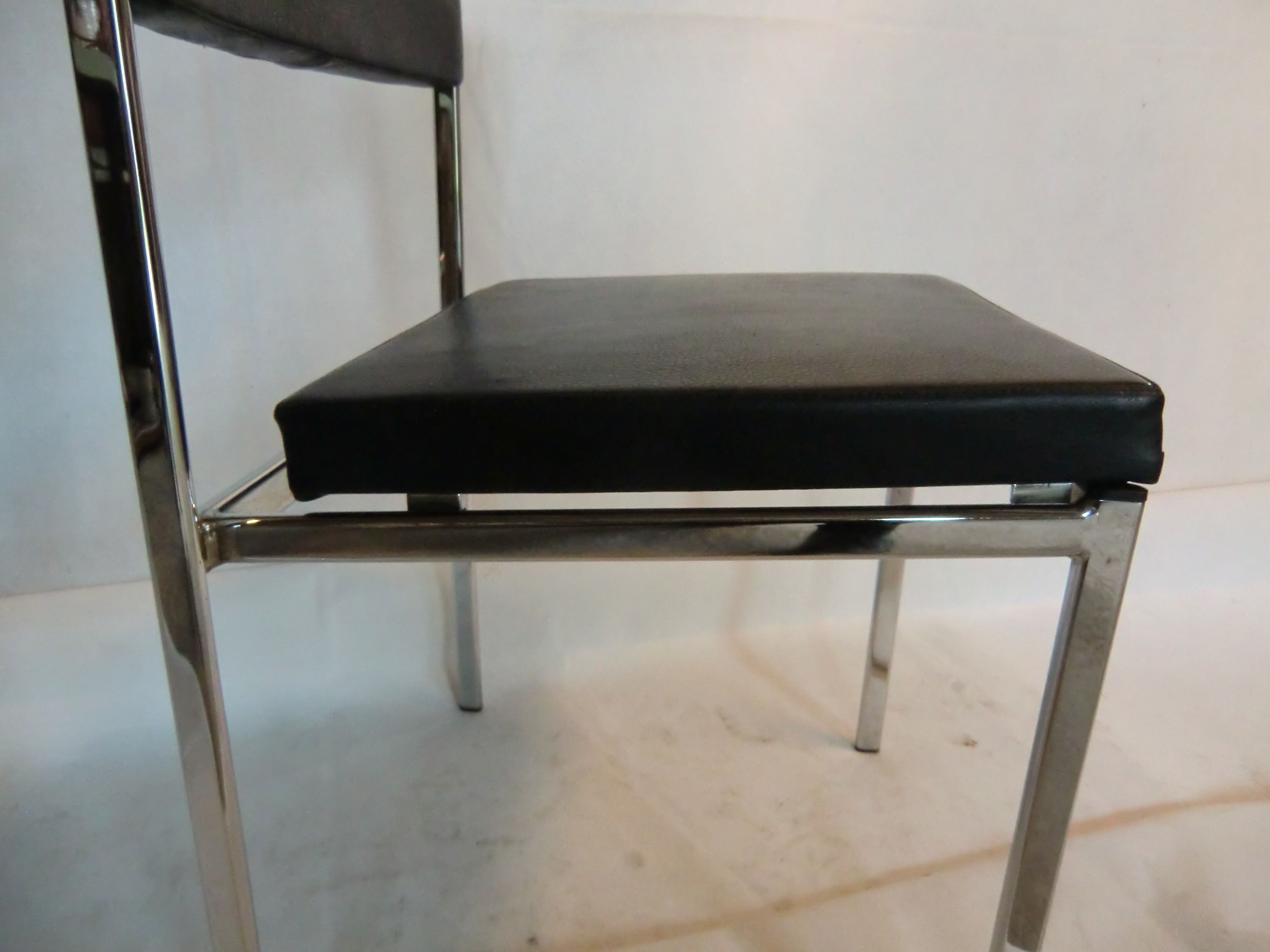 Pair of chairs 60s airborne