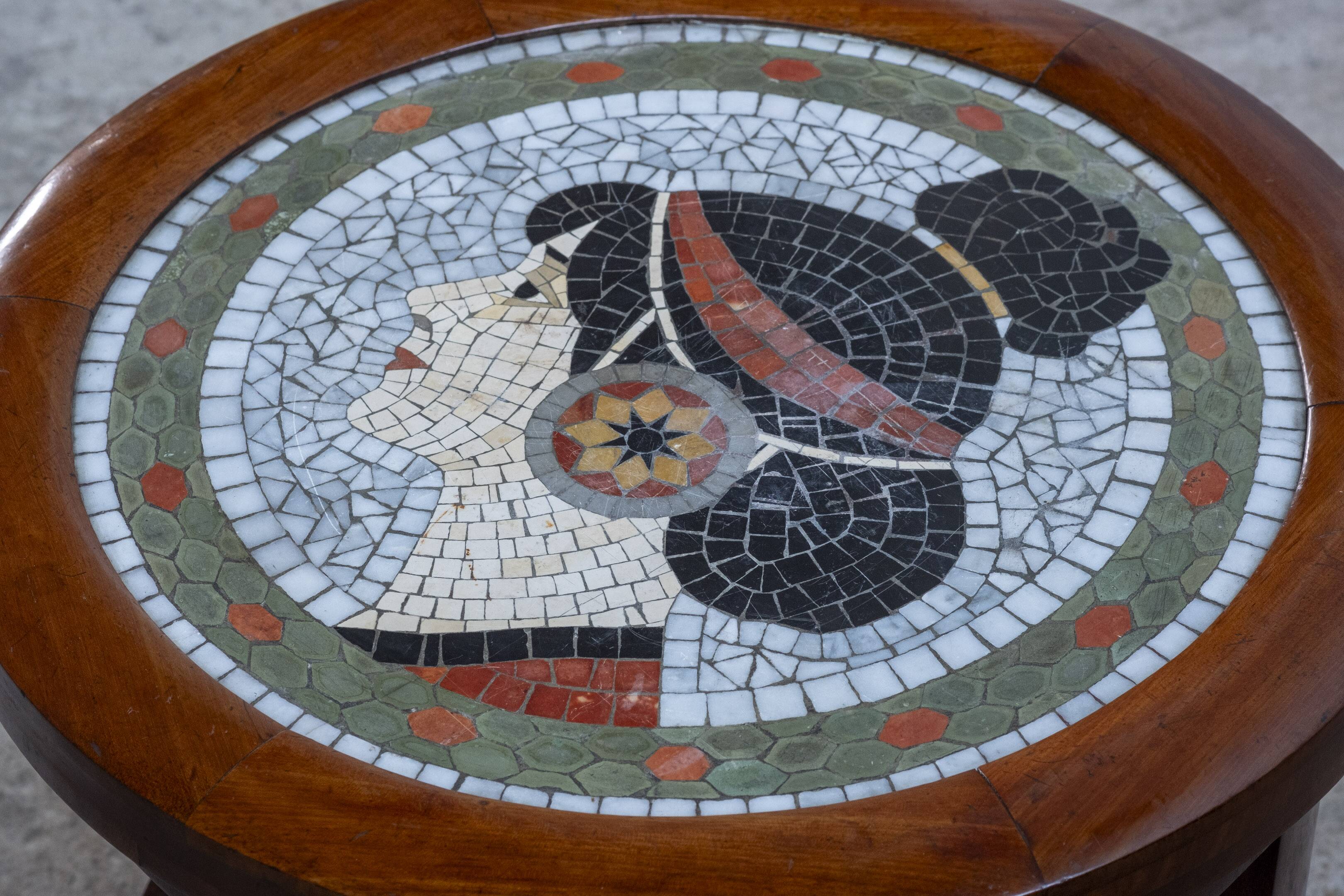 Table d'appoint Art Déco danoise des années 1930 en acajou cubain et carreaux en mosaïque