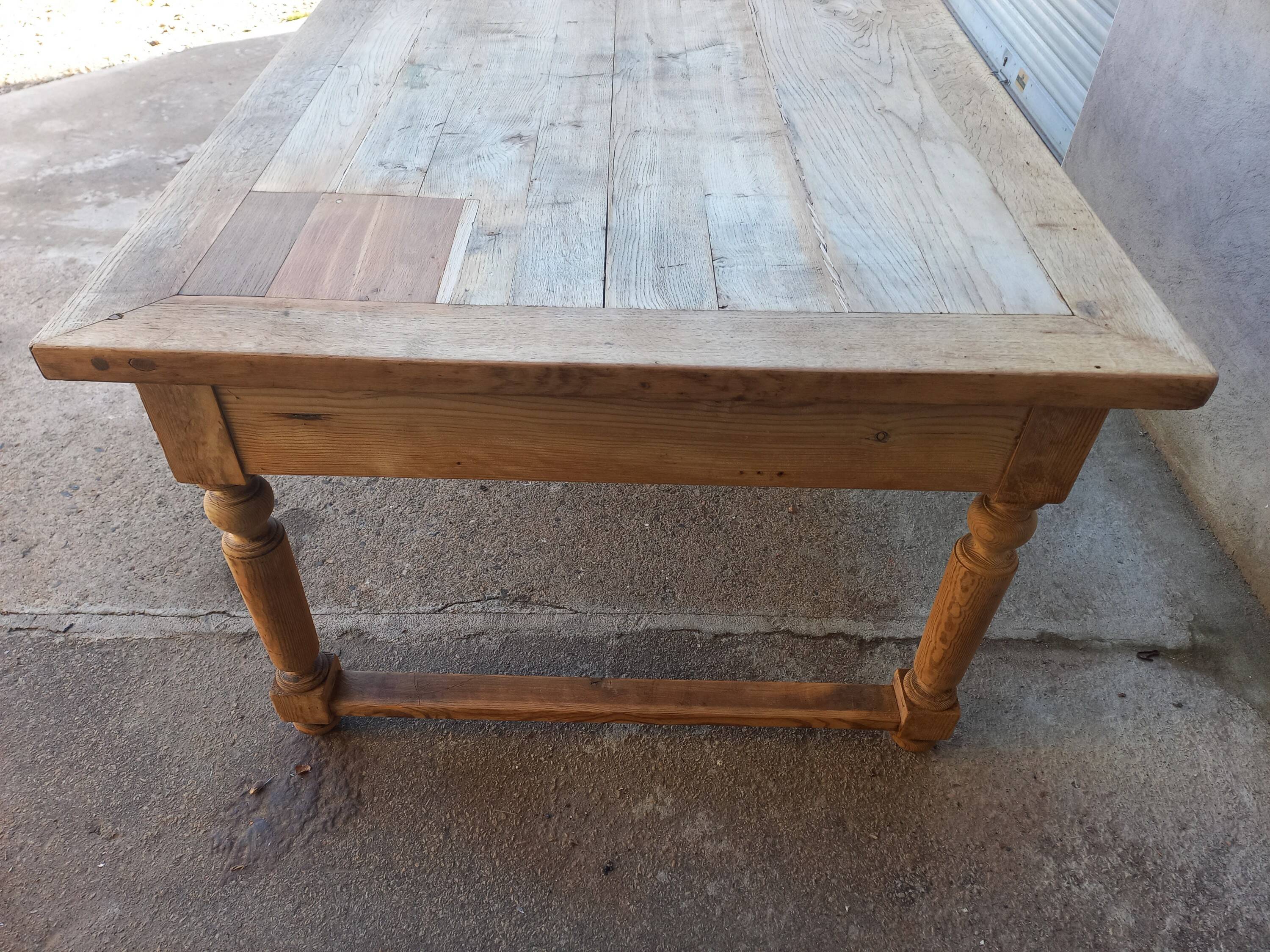 Grande table de communauté en chêne et sapin