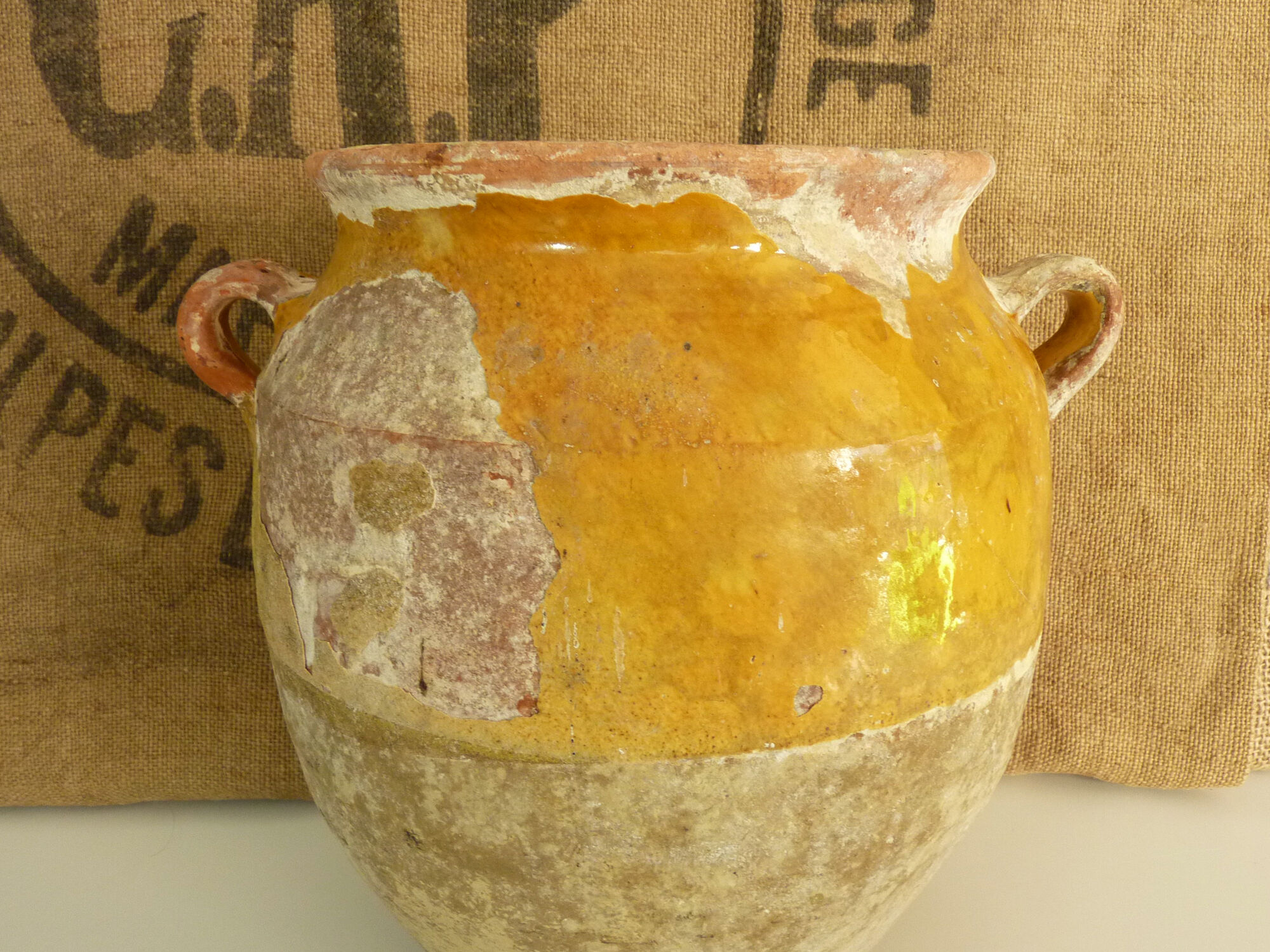 Vernified yellow candied pot