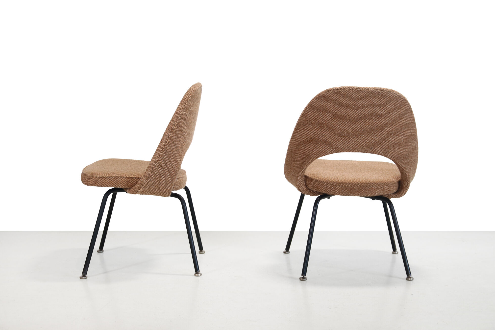 Vintage Eero Saarinen conference chairs model 72 for Knoll International
