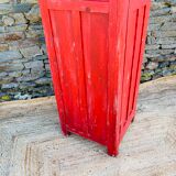 Red cloakroom 1 door