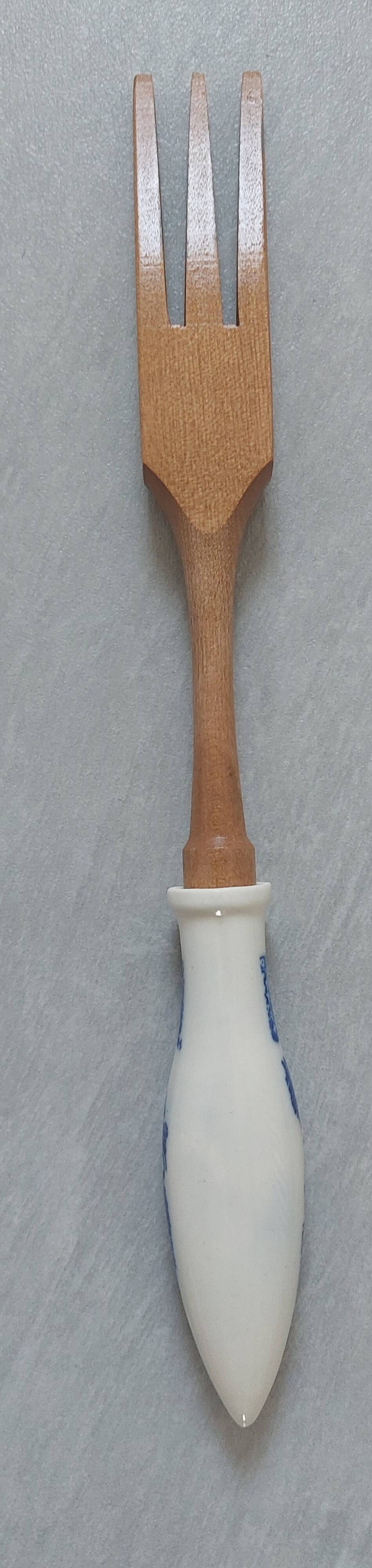 Salad servers