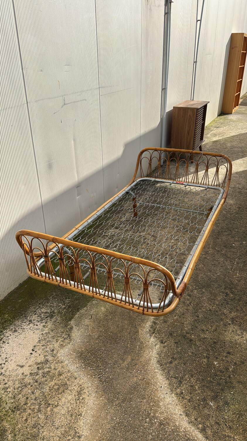 Vintage rattan bed 90x190cm