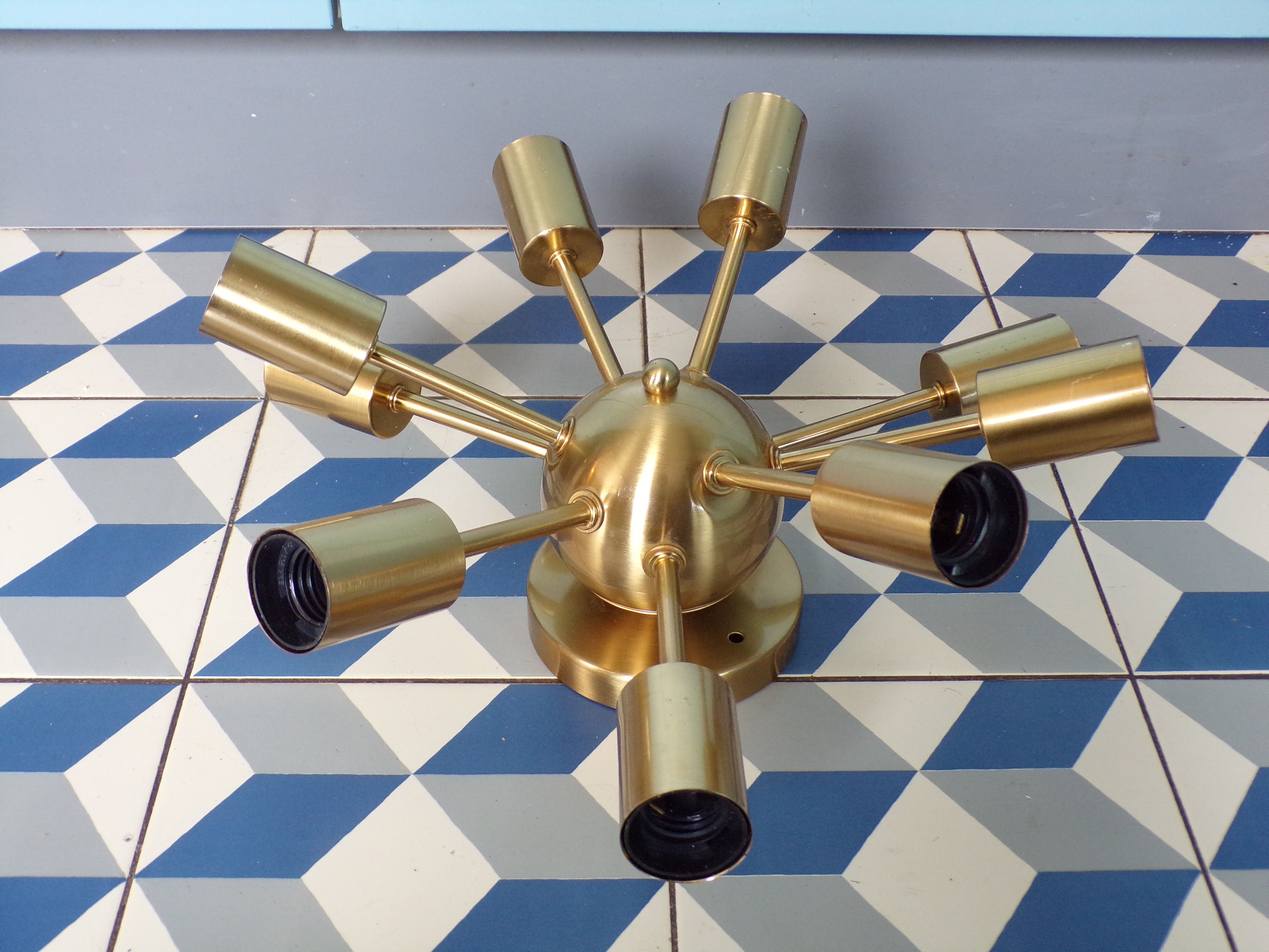 Sputnik ceiling lamp