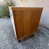 1970s chest of drawers in oak, brass and off-white veneer