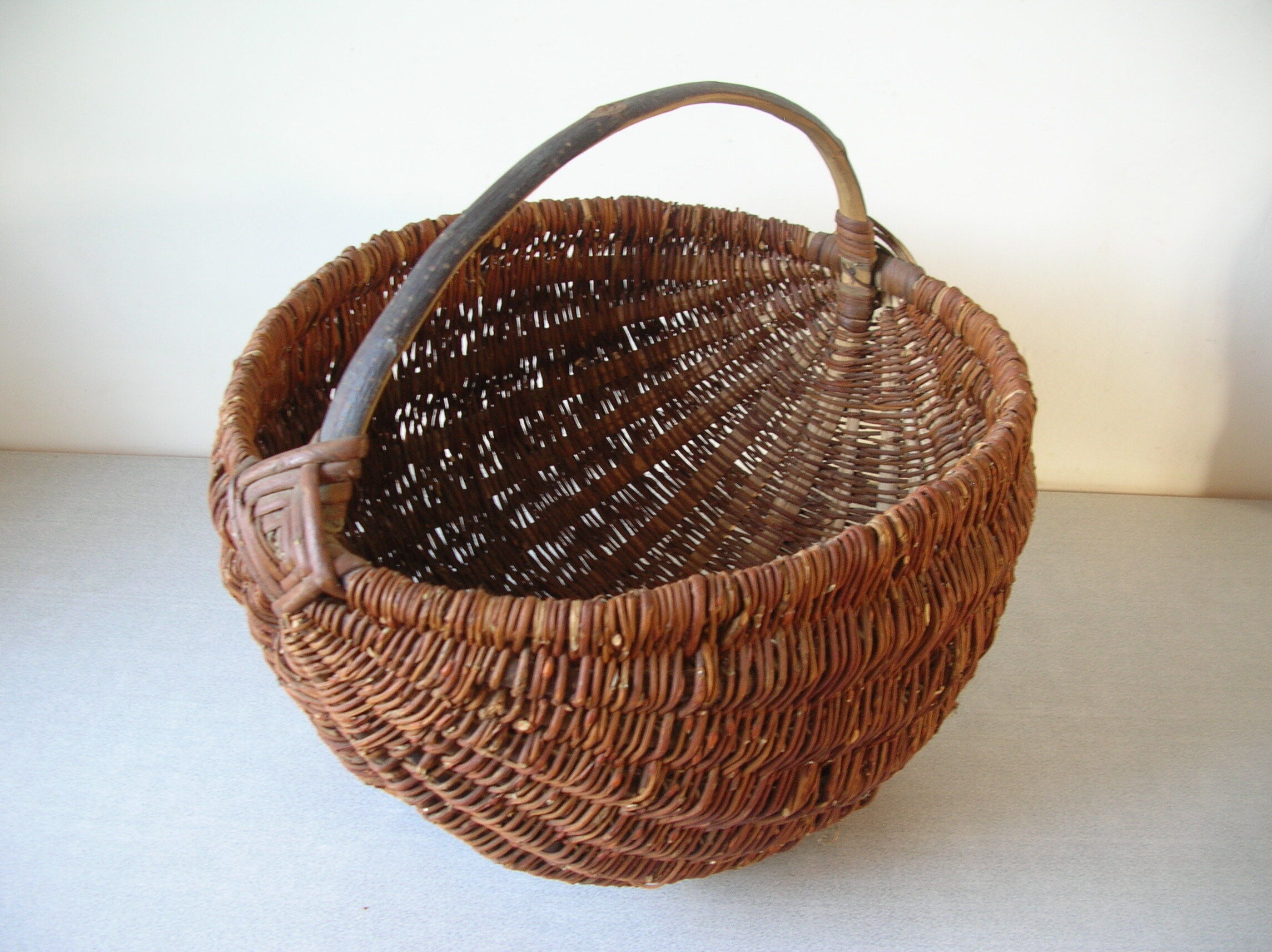 Old basket in wicker and wood Normandy deco kitchen farm normande 38 cm