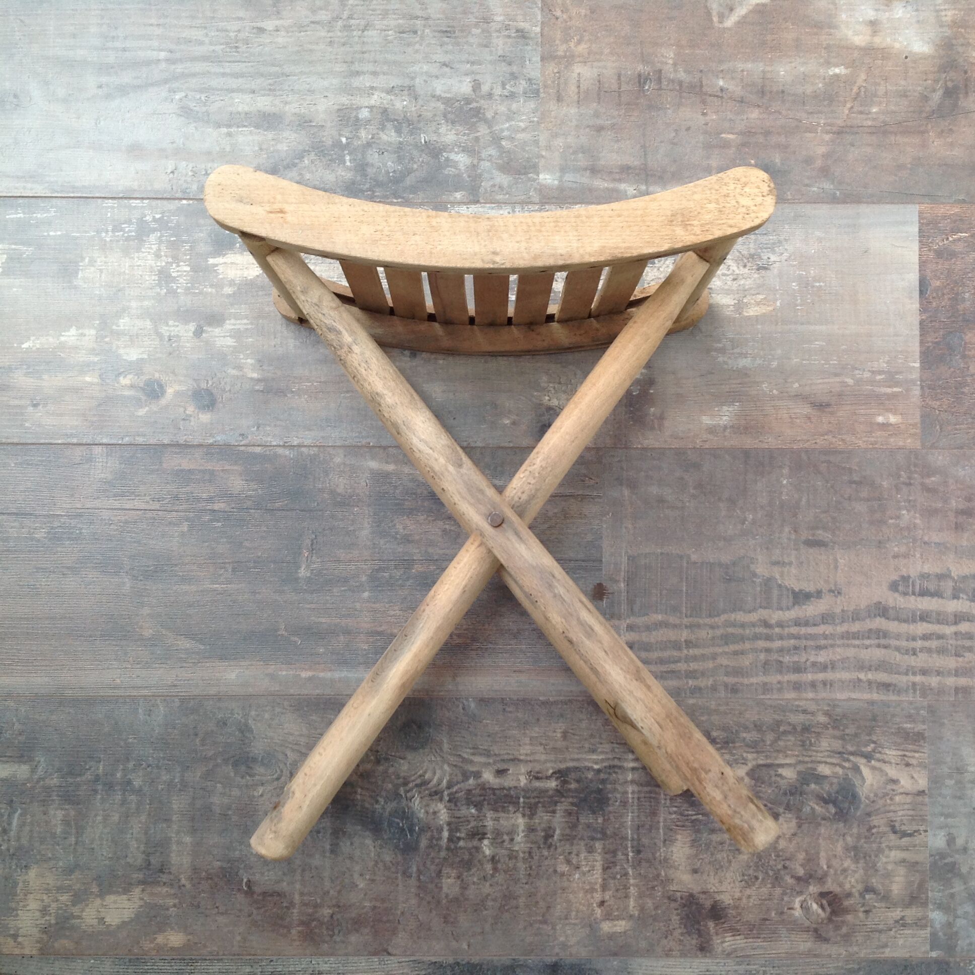 Folding wood stool
