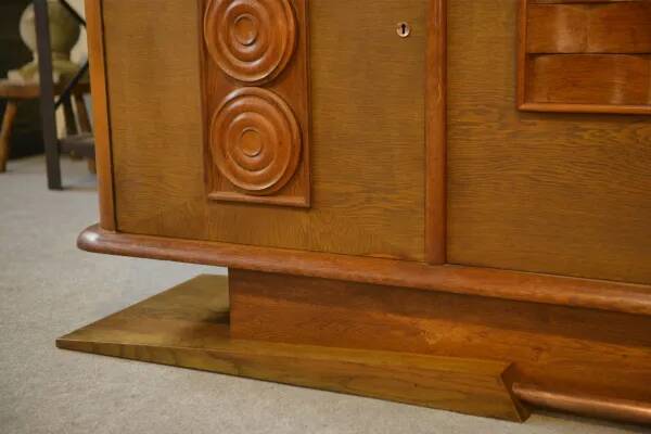 Grand buffet en chêne 1940’s