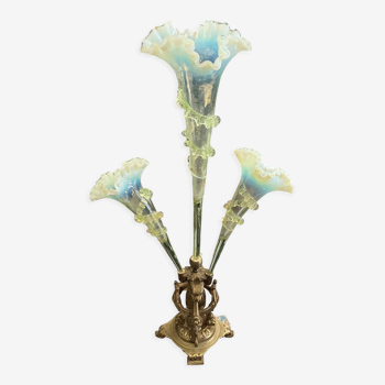 Tulipier centre de table en verre opalescent et bronze xixeme