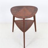 Rare mid-century walnut side table / coffee table with shelf by Jørgen Aakjær Jørgensen for Møbelintarsia / Danish modern design / 1960s