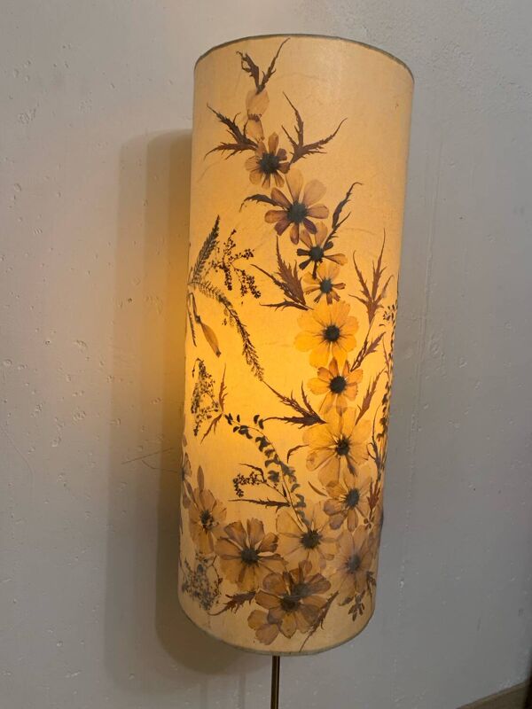 Lampadaire avec abat jour en fleurs séchées