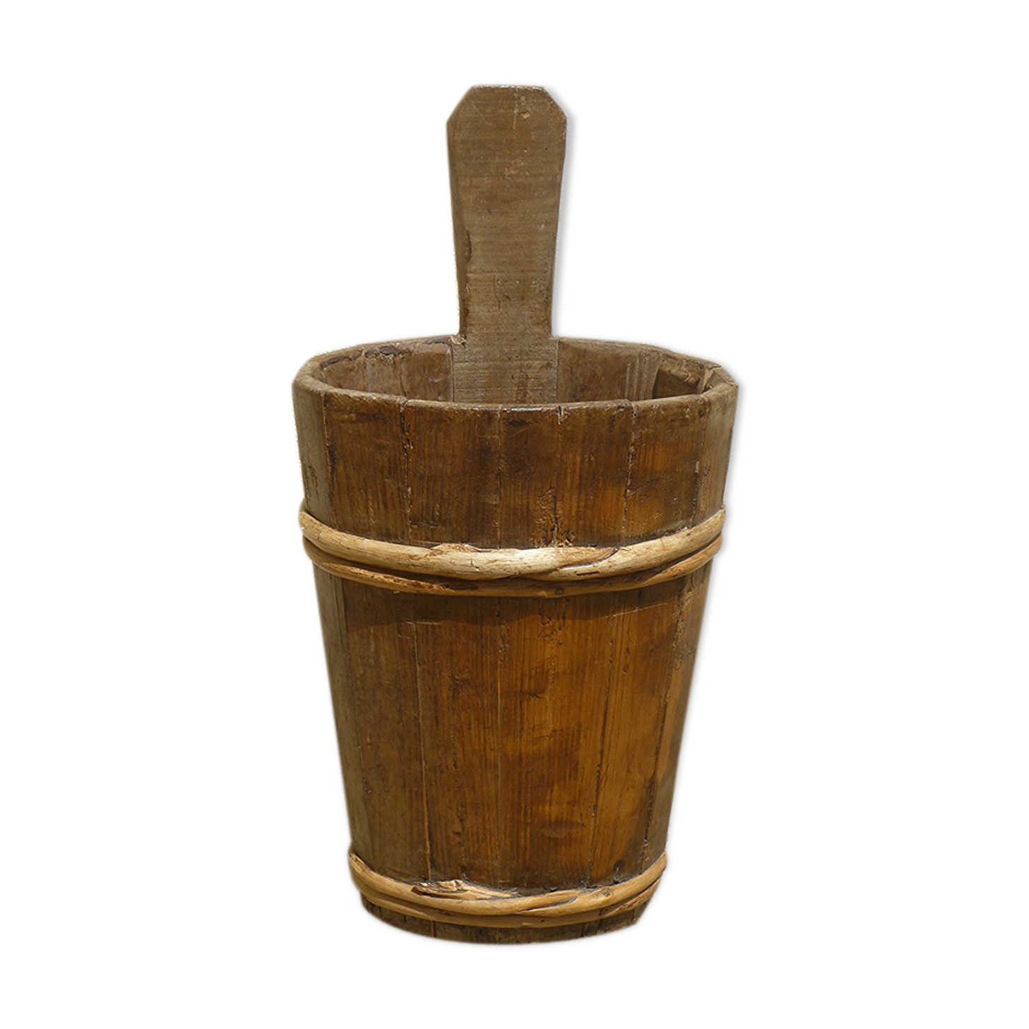 wooden basket to be laid