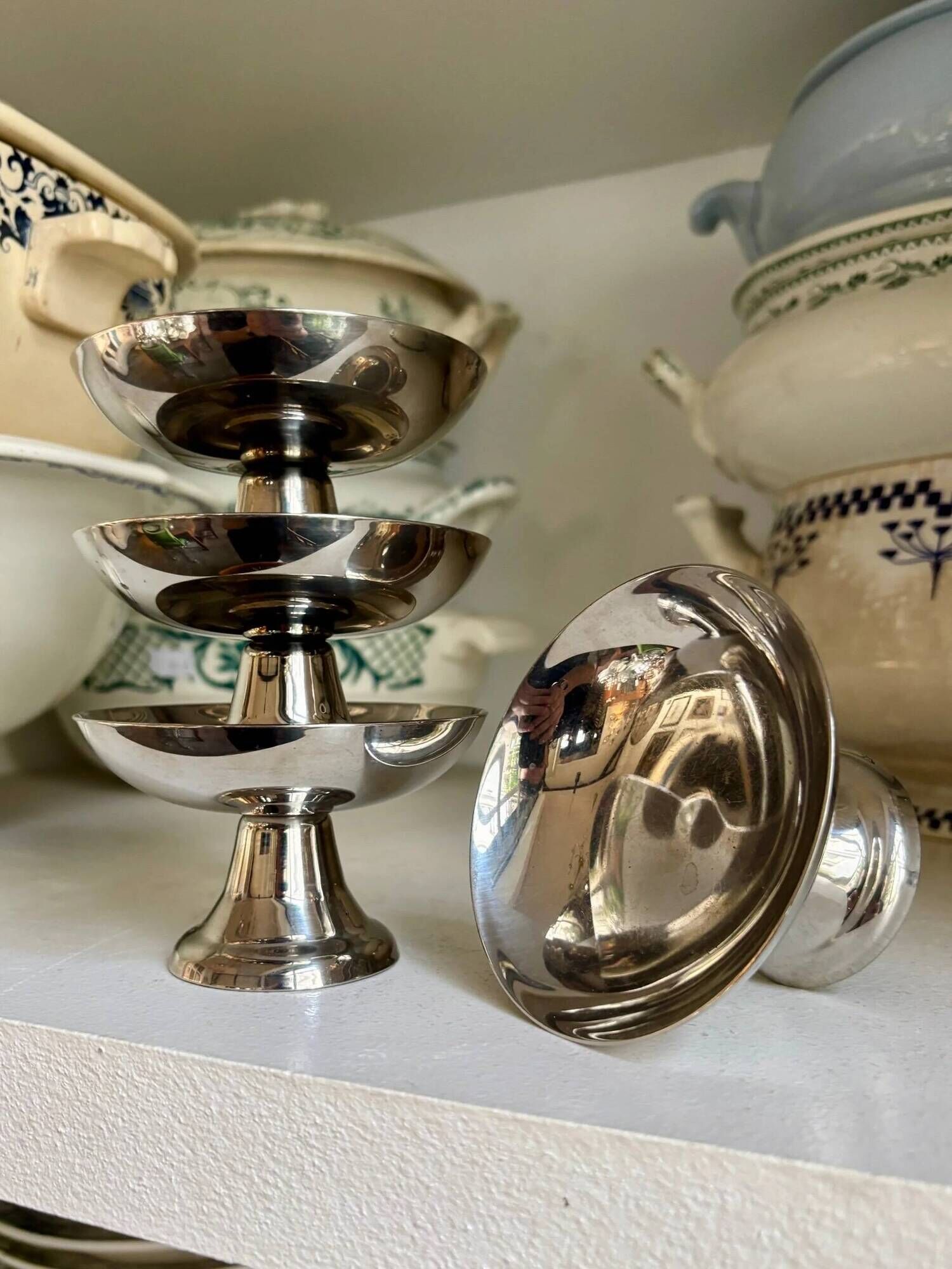 4 stainless steel ice cream bowls