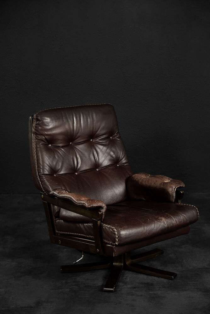 Modern Scandinavian brown leather swivel chair, 1970s