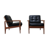 Paire de fauteuils des années 60 en bois et cuir