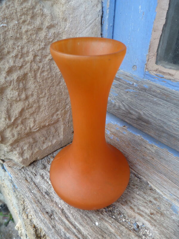 Vase soliflore Art Déco en pate de verre orange