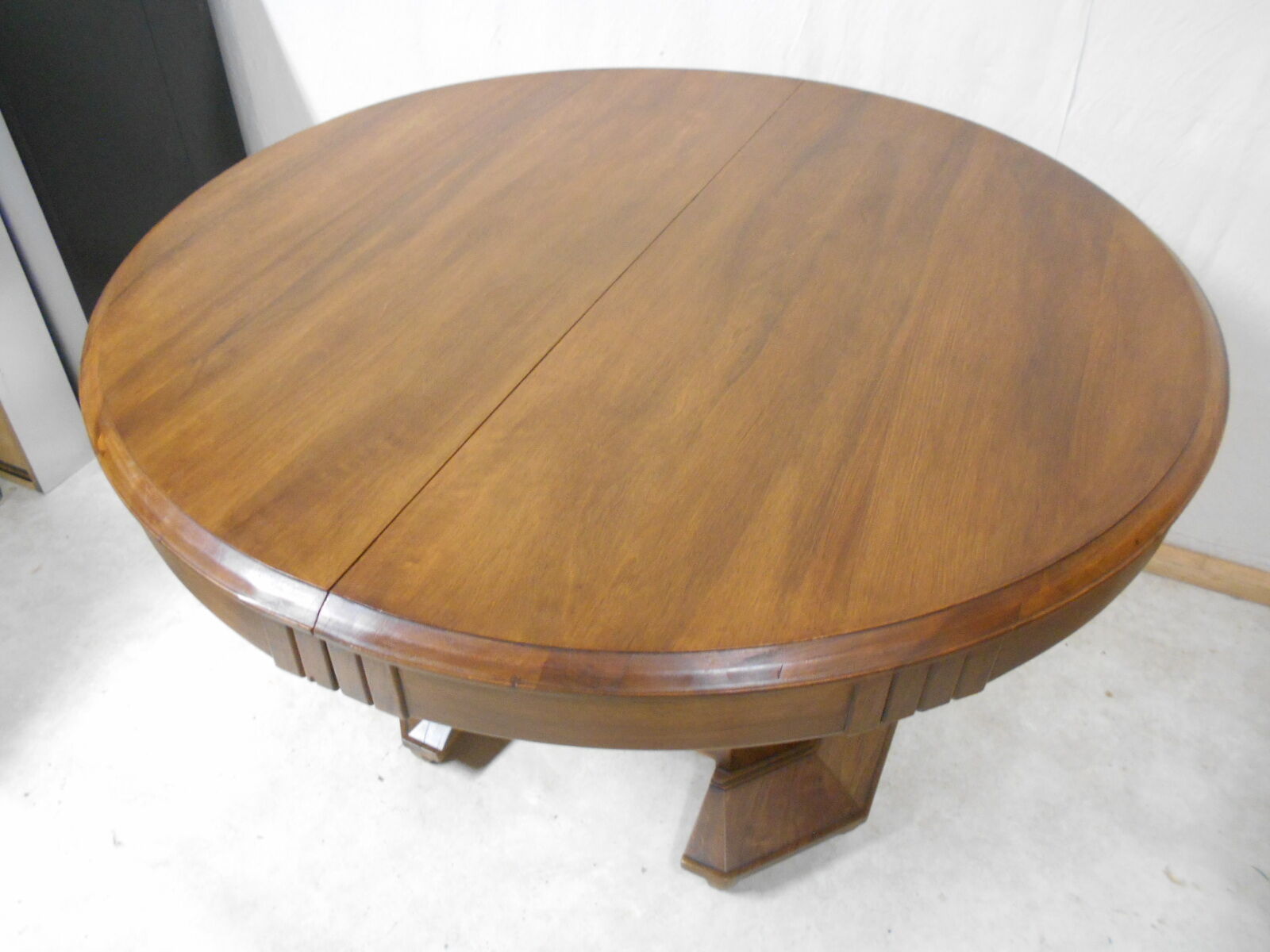Art deco dining table