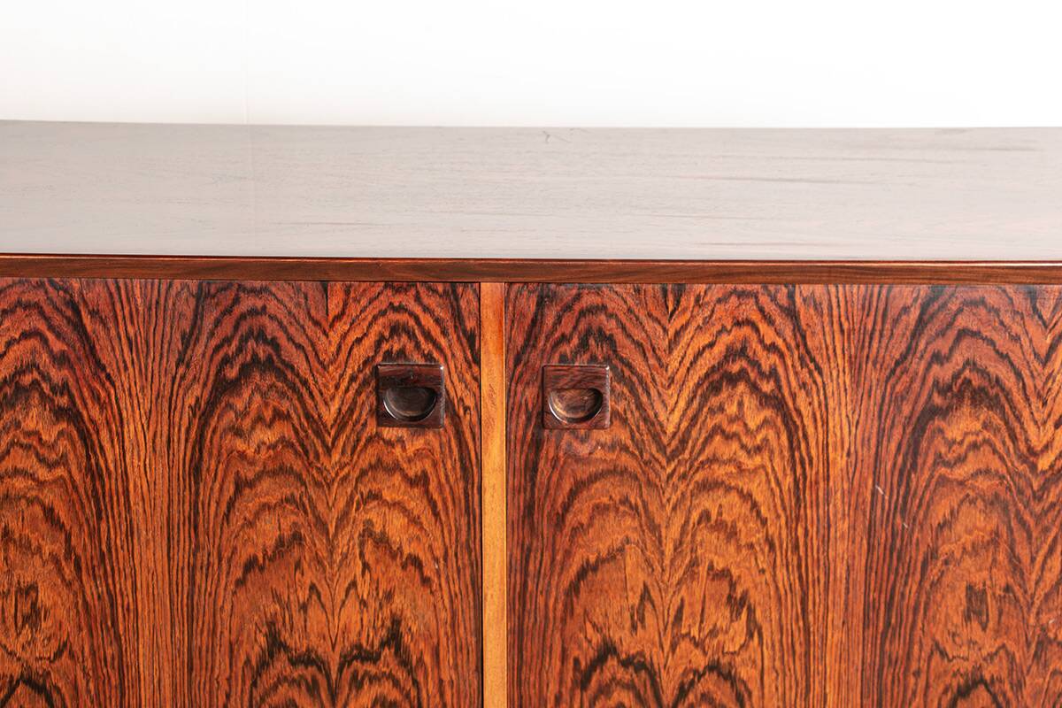 Buffet ou petite enfilade Scandinave en Palissandre par Erik Brouer 1960.
