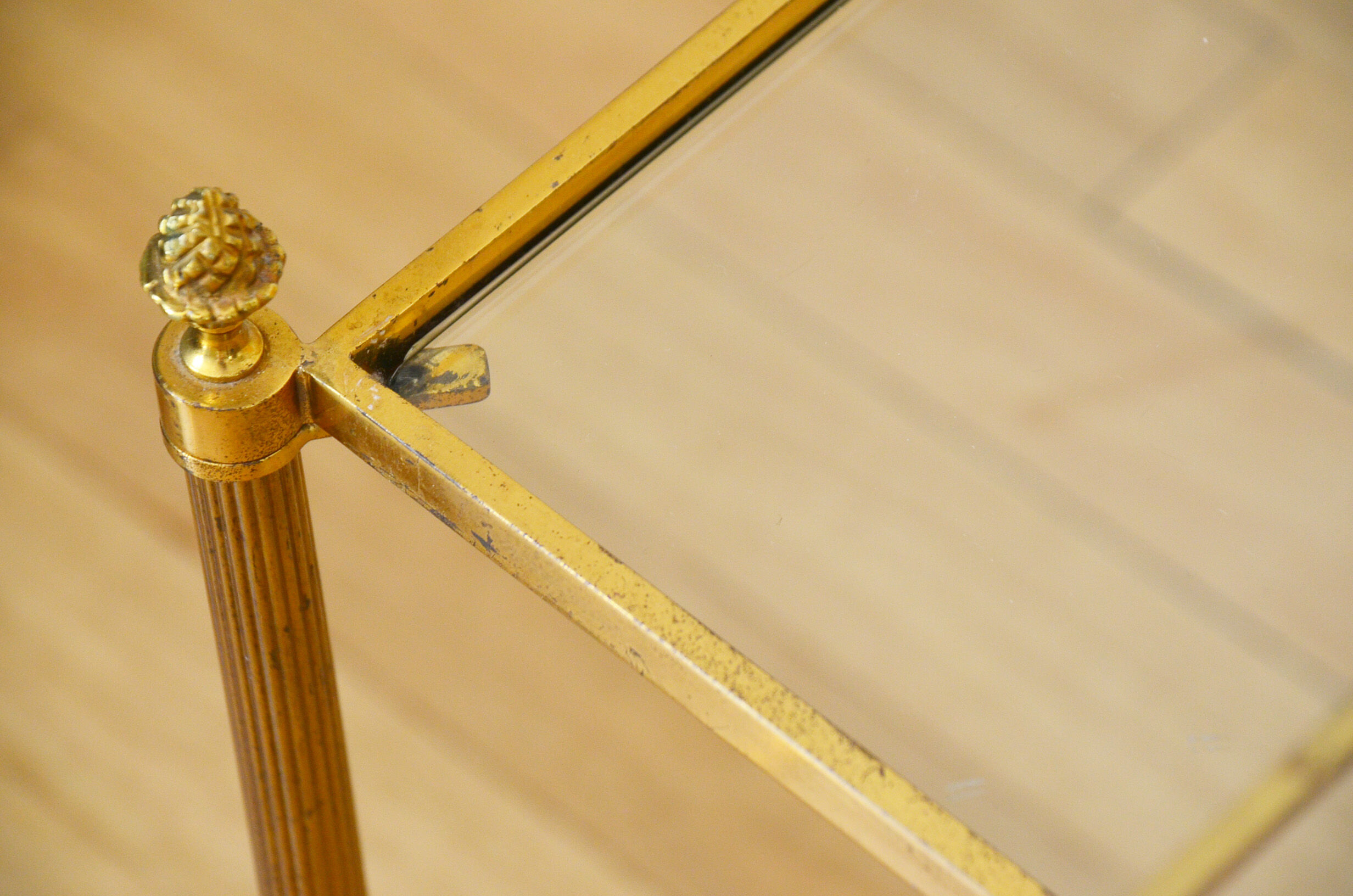 Lot 3 tables pull out brass glass Maison Baguès