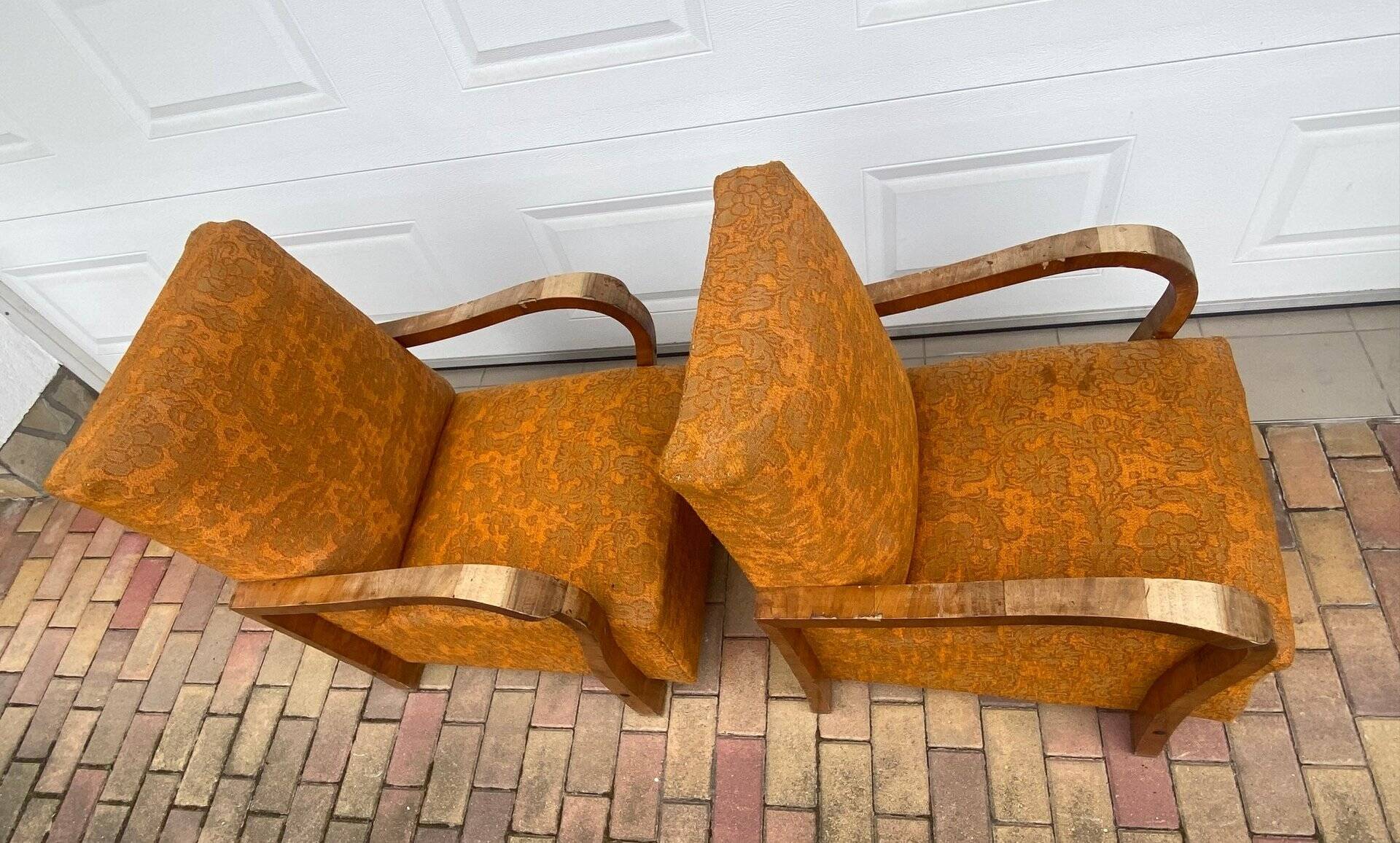 Set of Art Deco Italian chairs in walnut, 1920s