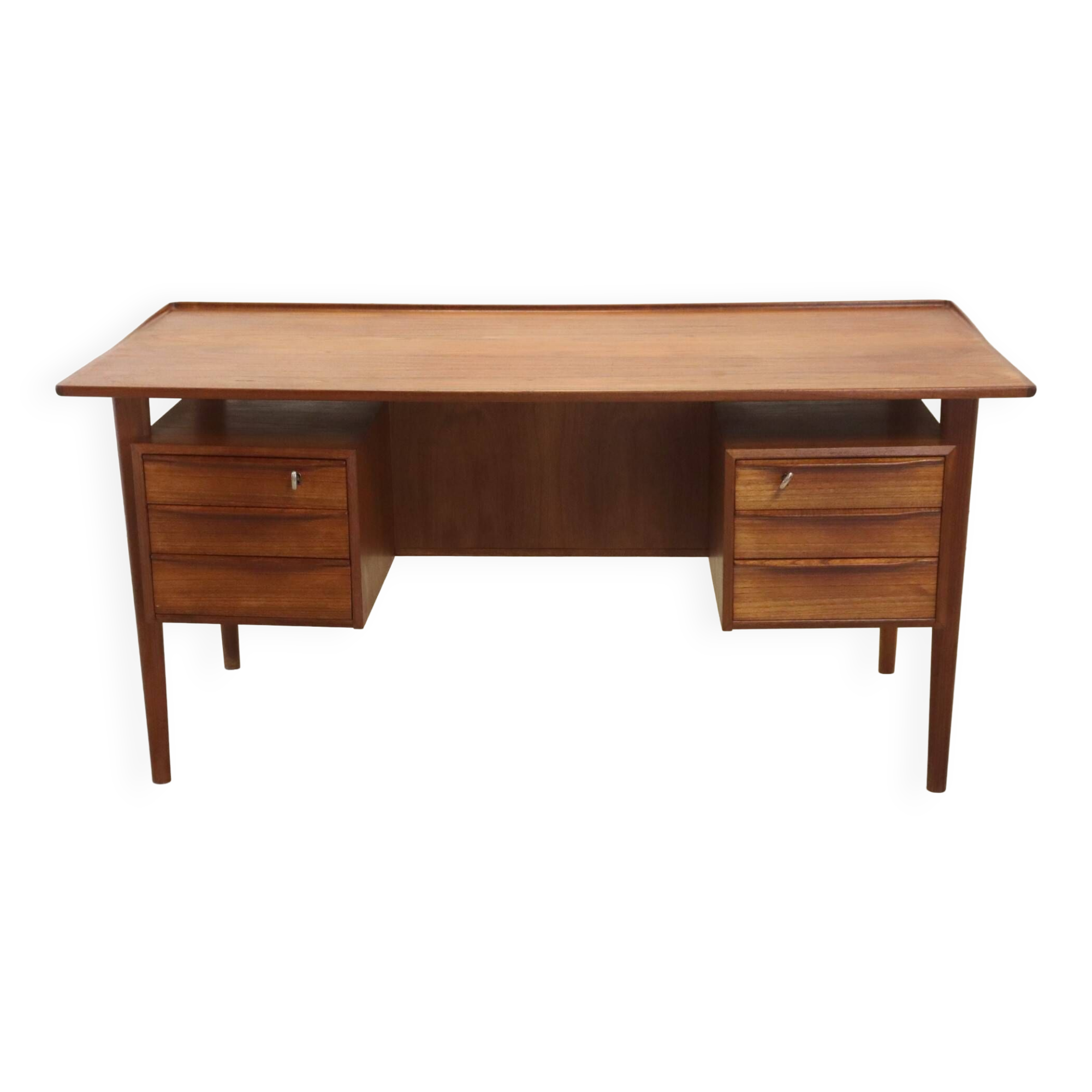 Peter Løvig Nielsen pour le bureau "Vemb" de Hedensted Møbelfabrik