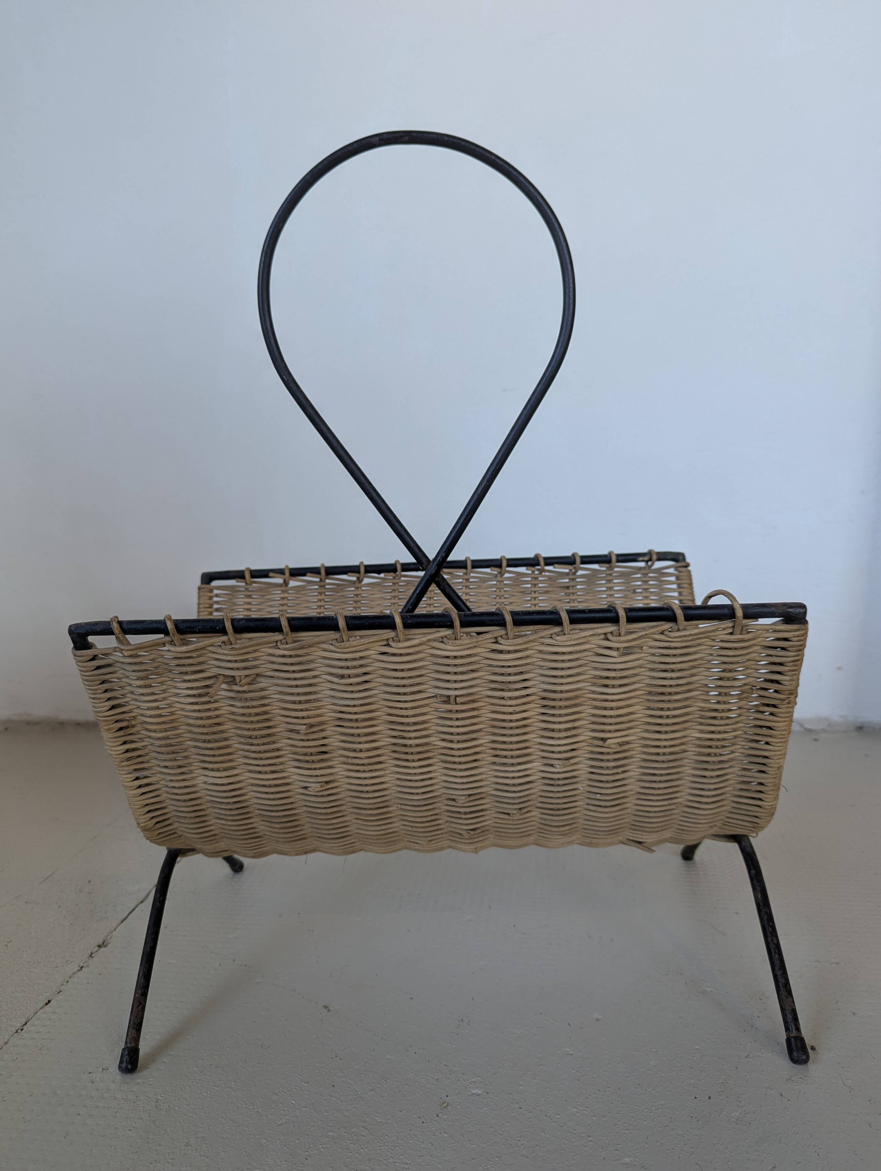Iron and rattan magazine rack from the 60s